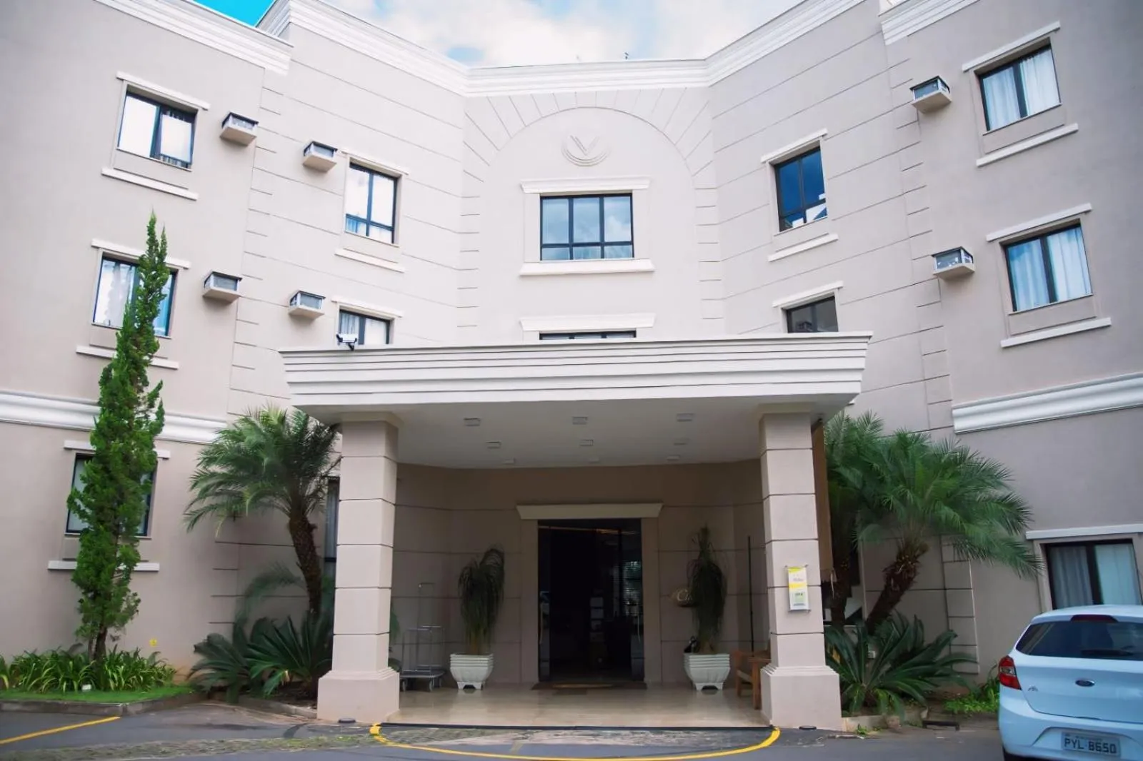 Facade/entrance in Class Hotel Varginha