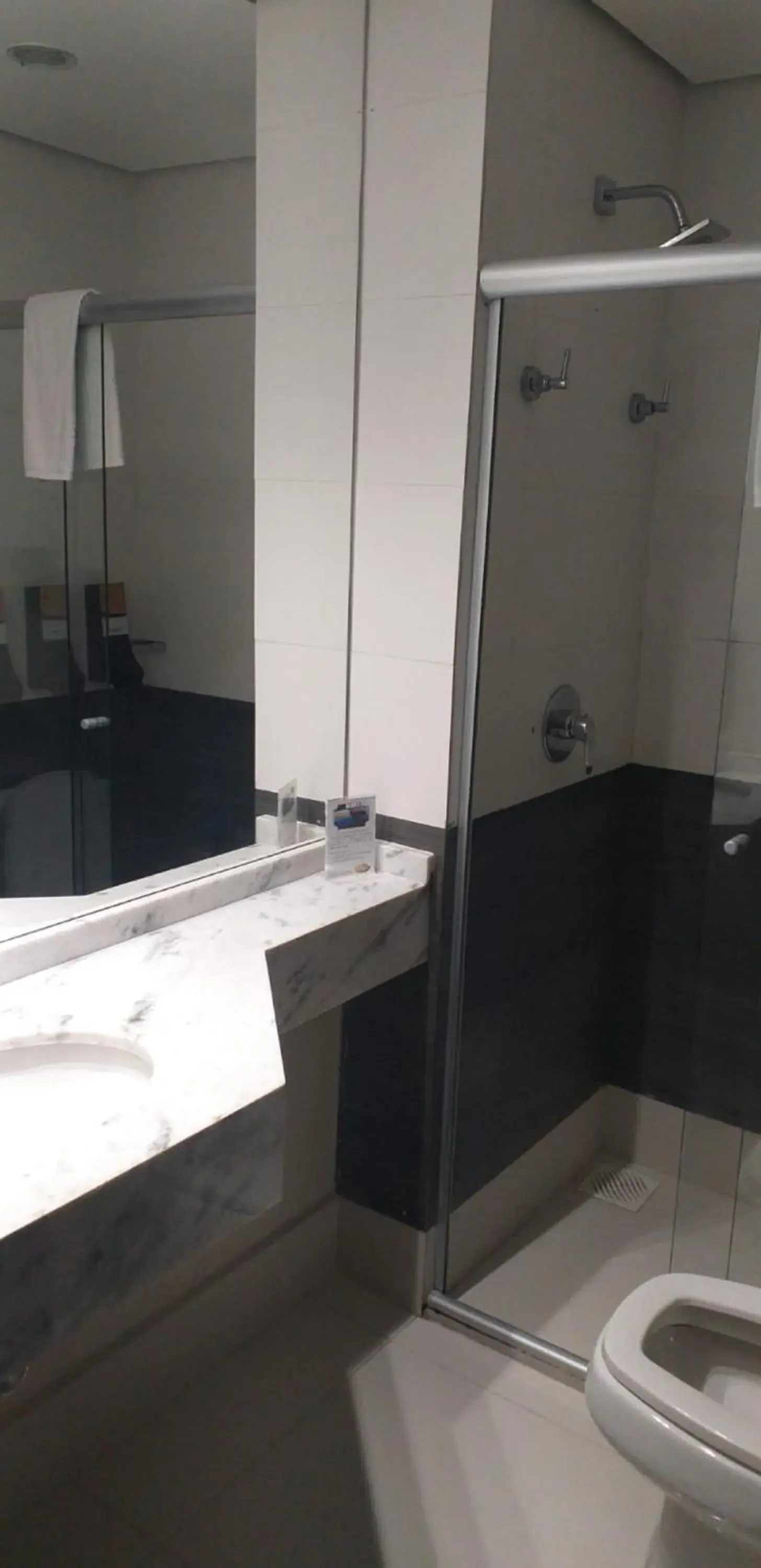 Bathroom in Class Hotel Varginha Bathroom in Class Hotel Varginha