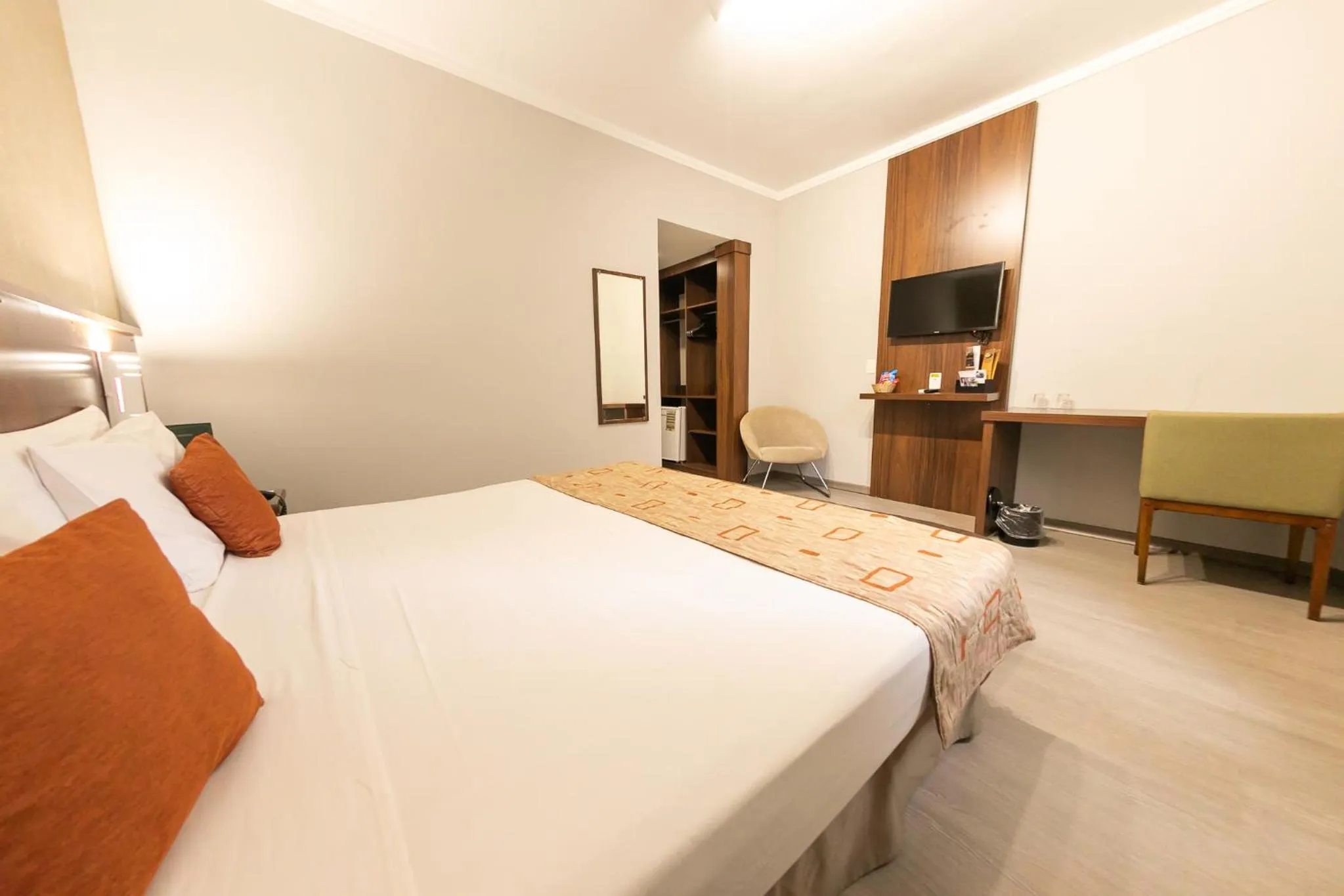 Bedroom, Bed in Class Hotel Varginha