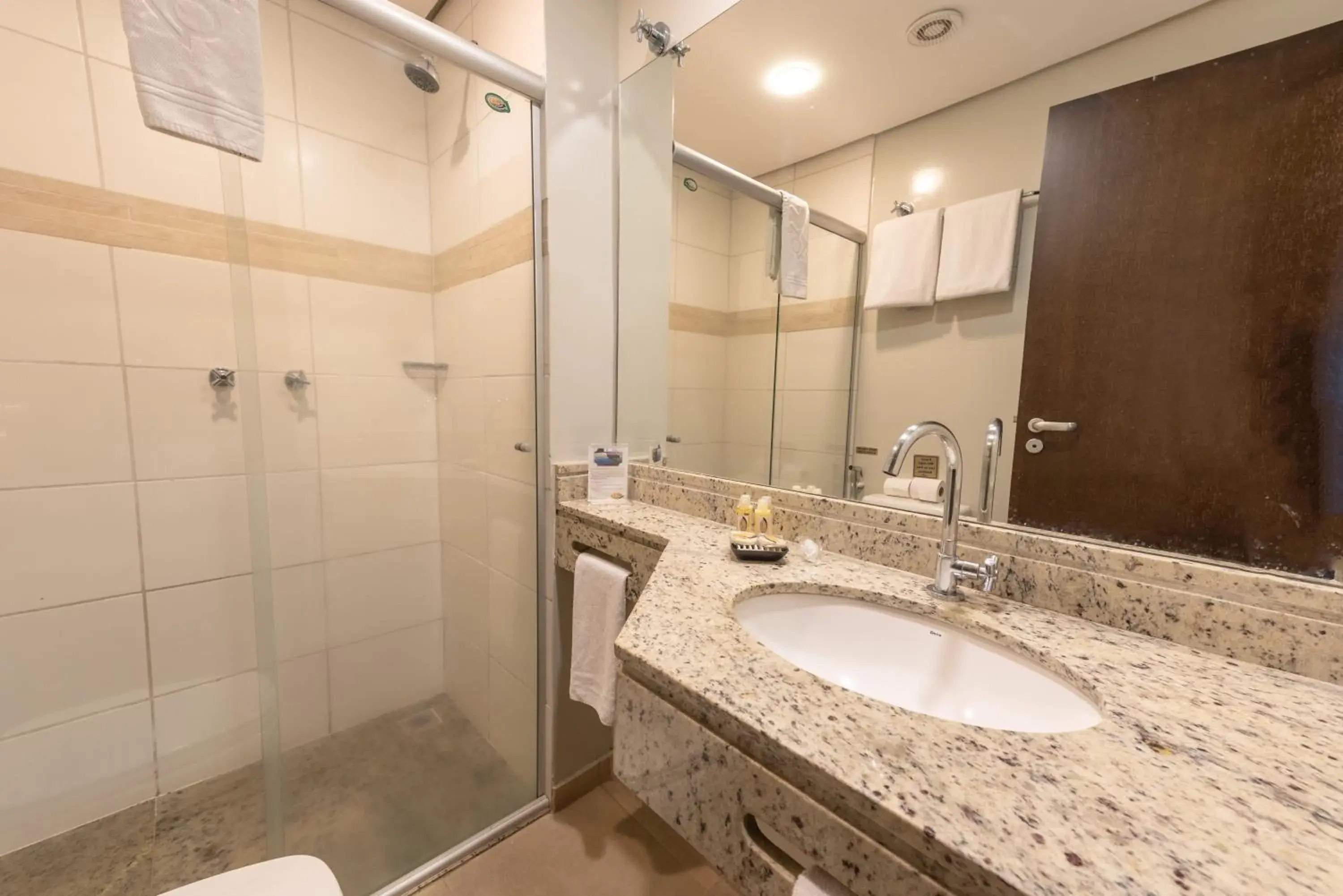 Bathroom in Class Hotel Varginha Bathroom in Class Hotel Varginha