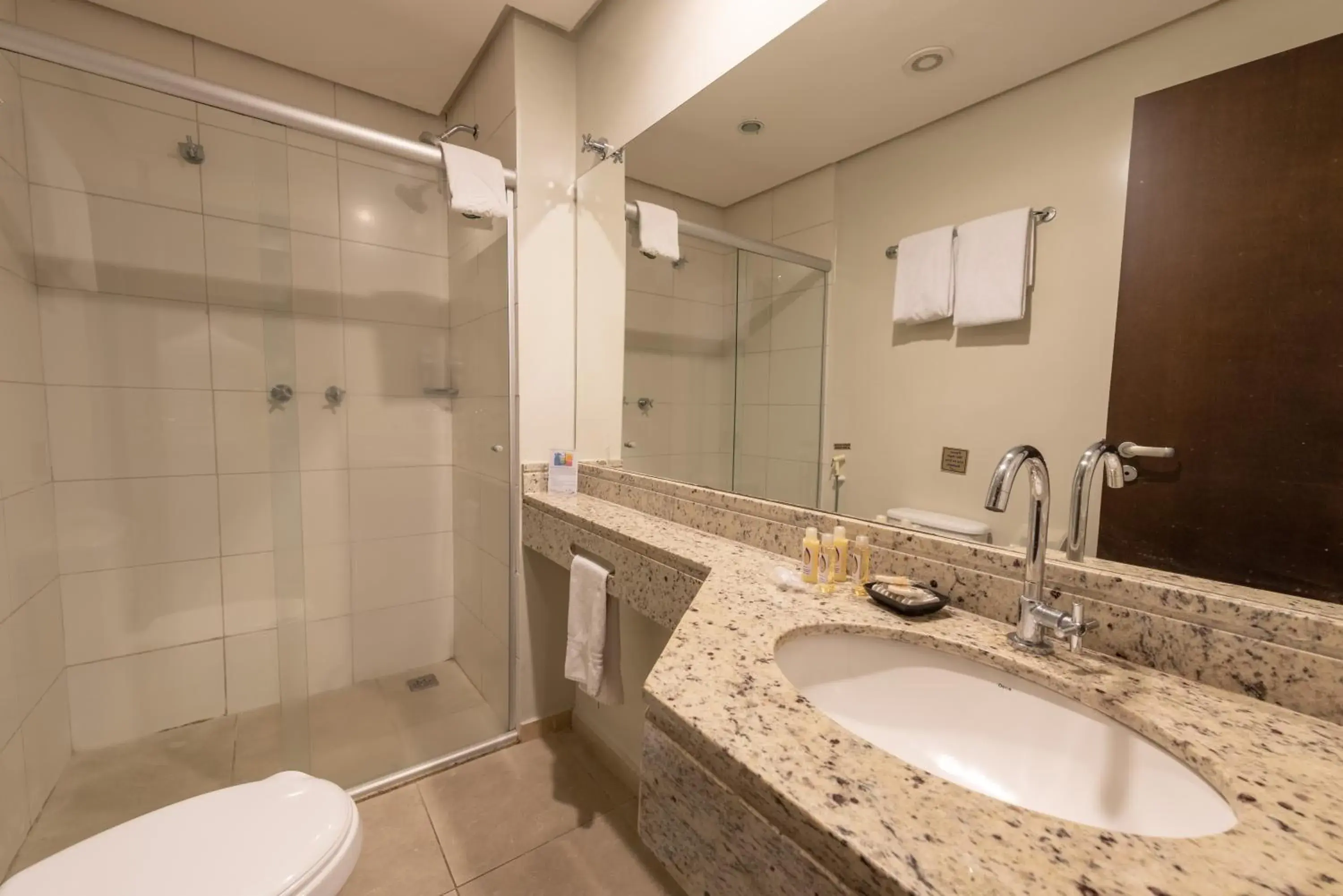 Bathroom in Class Hotel Varginha Bathroom in Class Hotel Varginha