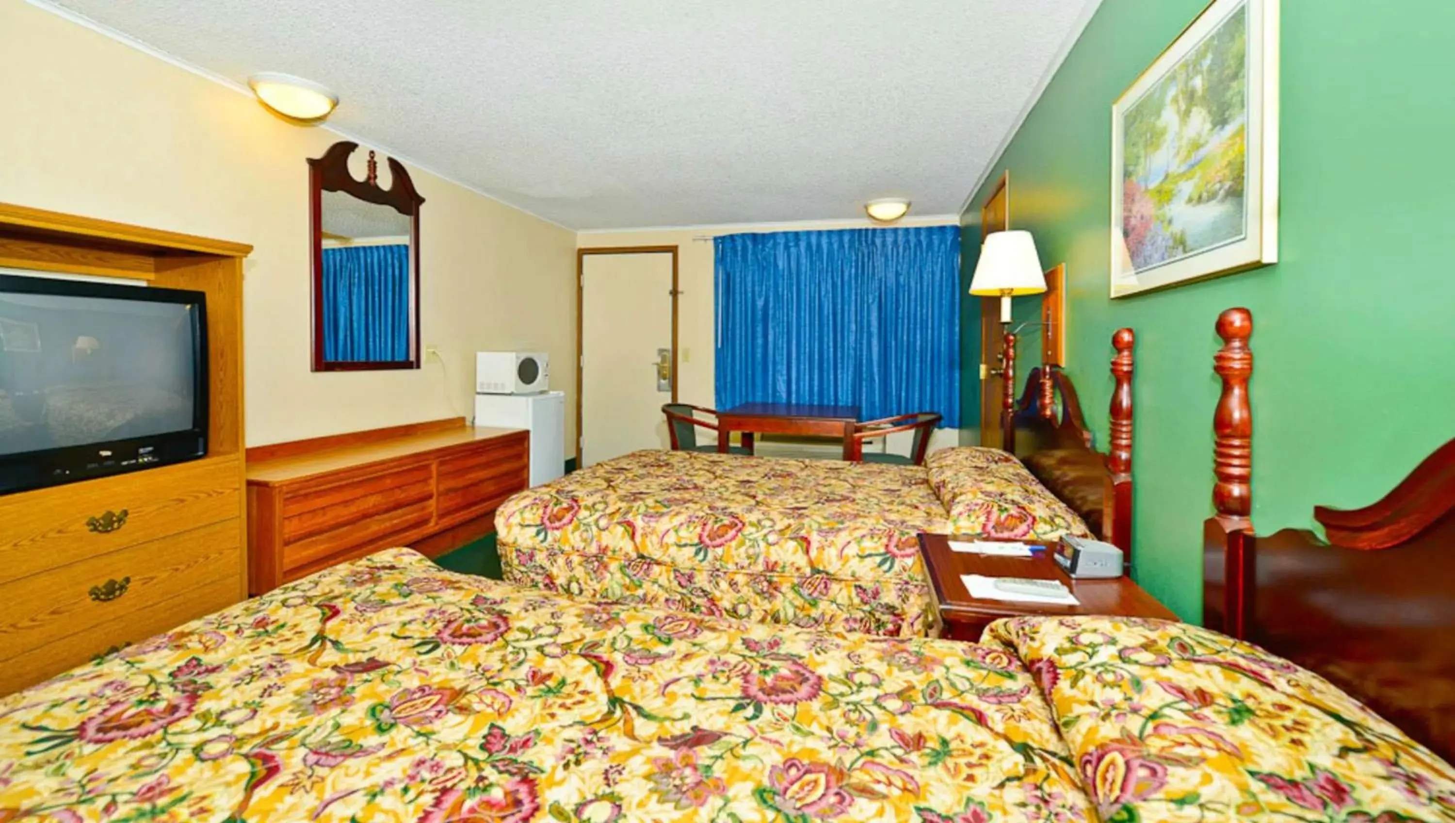 Photo of the whole room, Bed in M Star Hotel Covington