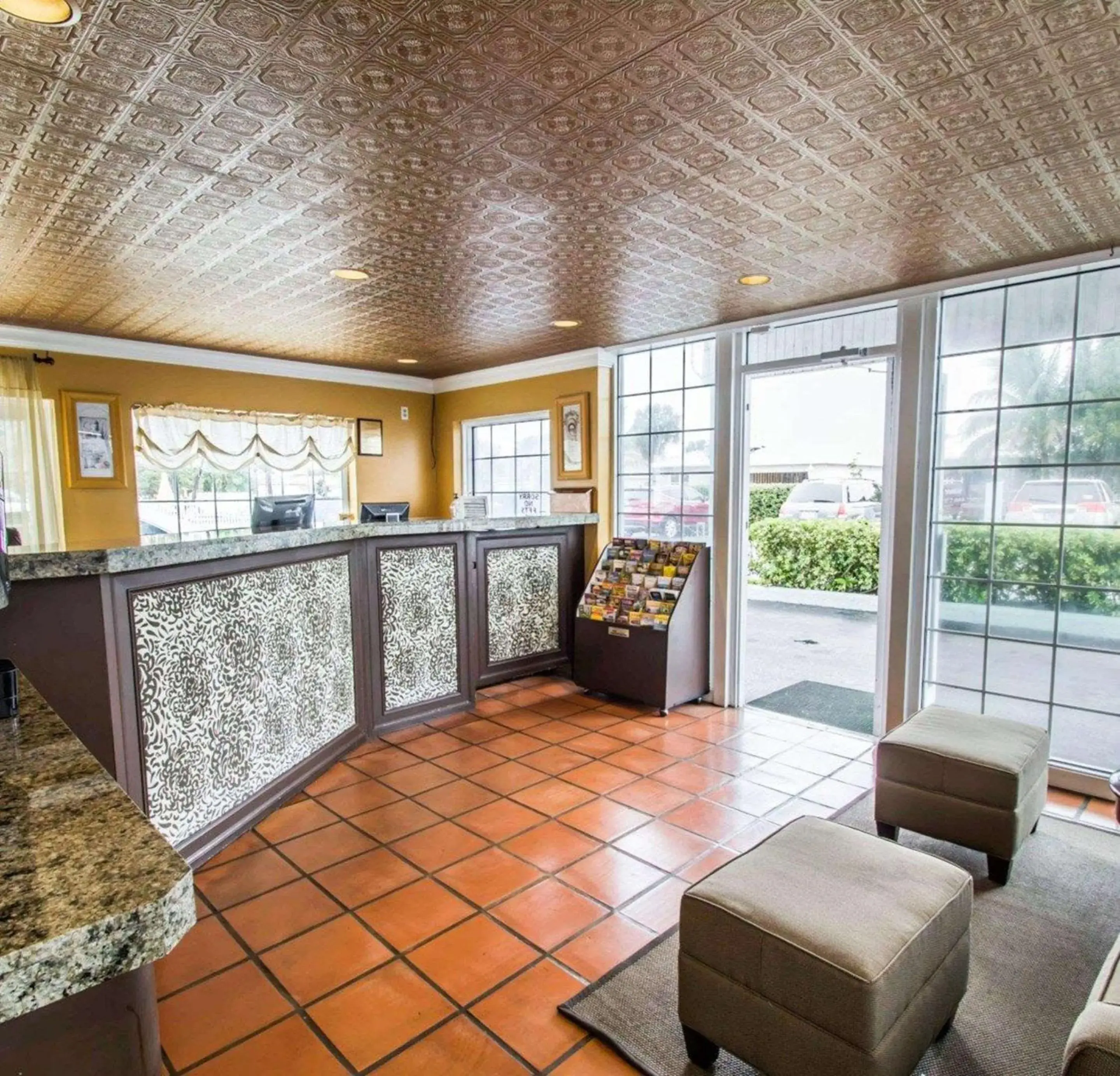 Lobby or reception in Econo Lodge Cocoa Beach - near the Port Lobby or reception in Econo Lodge Cocoa Beach - near the Port