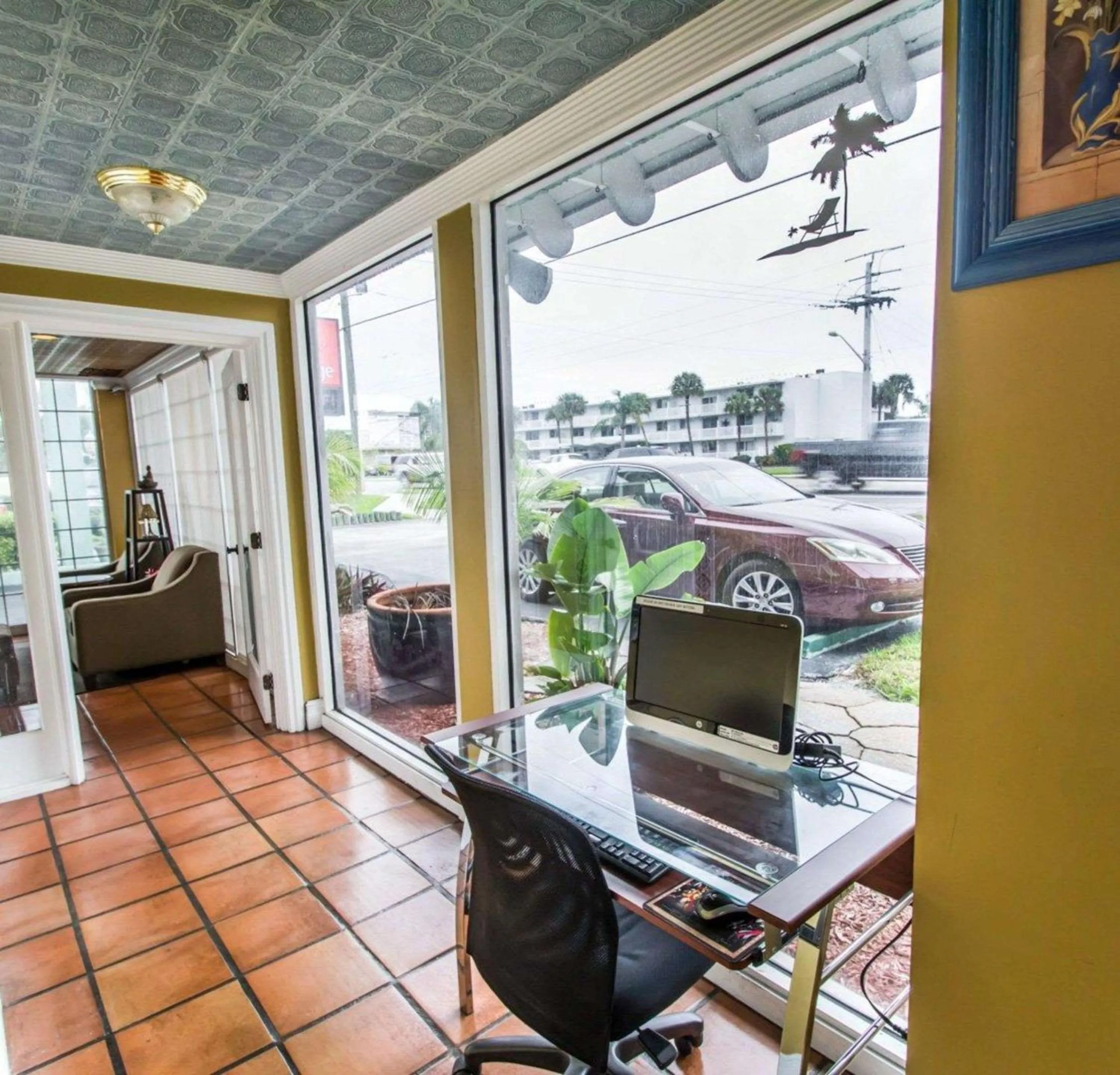 On site in Econo Lodge Cocoa Beach - near the Port