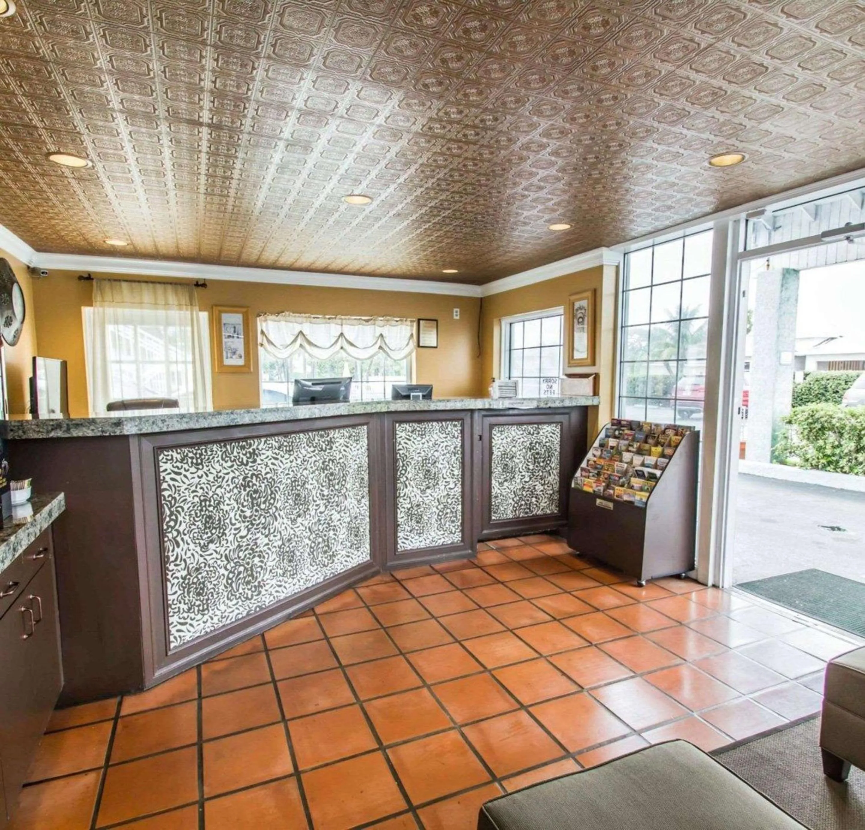 Lobby or reception in Econo Lodge Cocoa Beach - near the Port