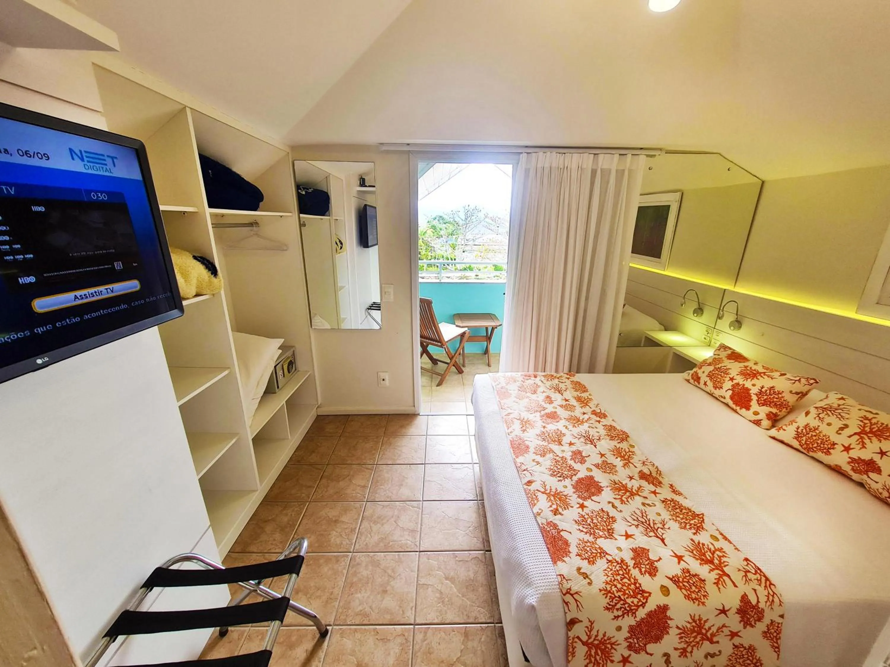 View (from property/room), Bed in Belle Arti Pousada