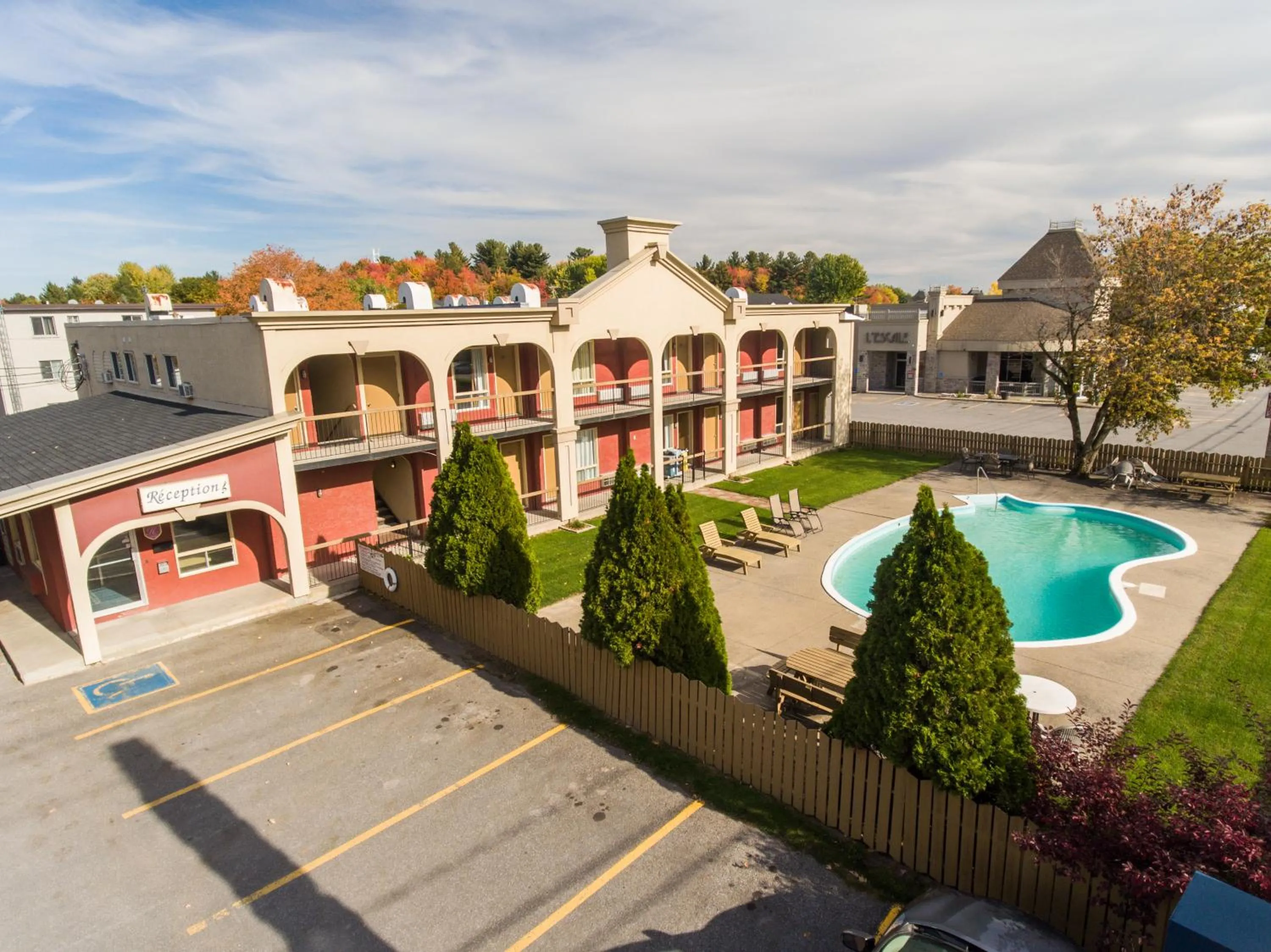 Property building in Motel Classique