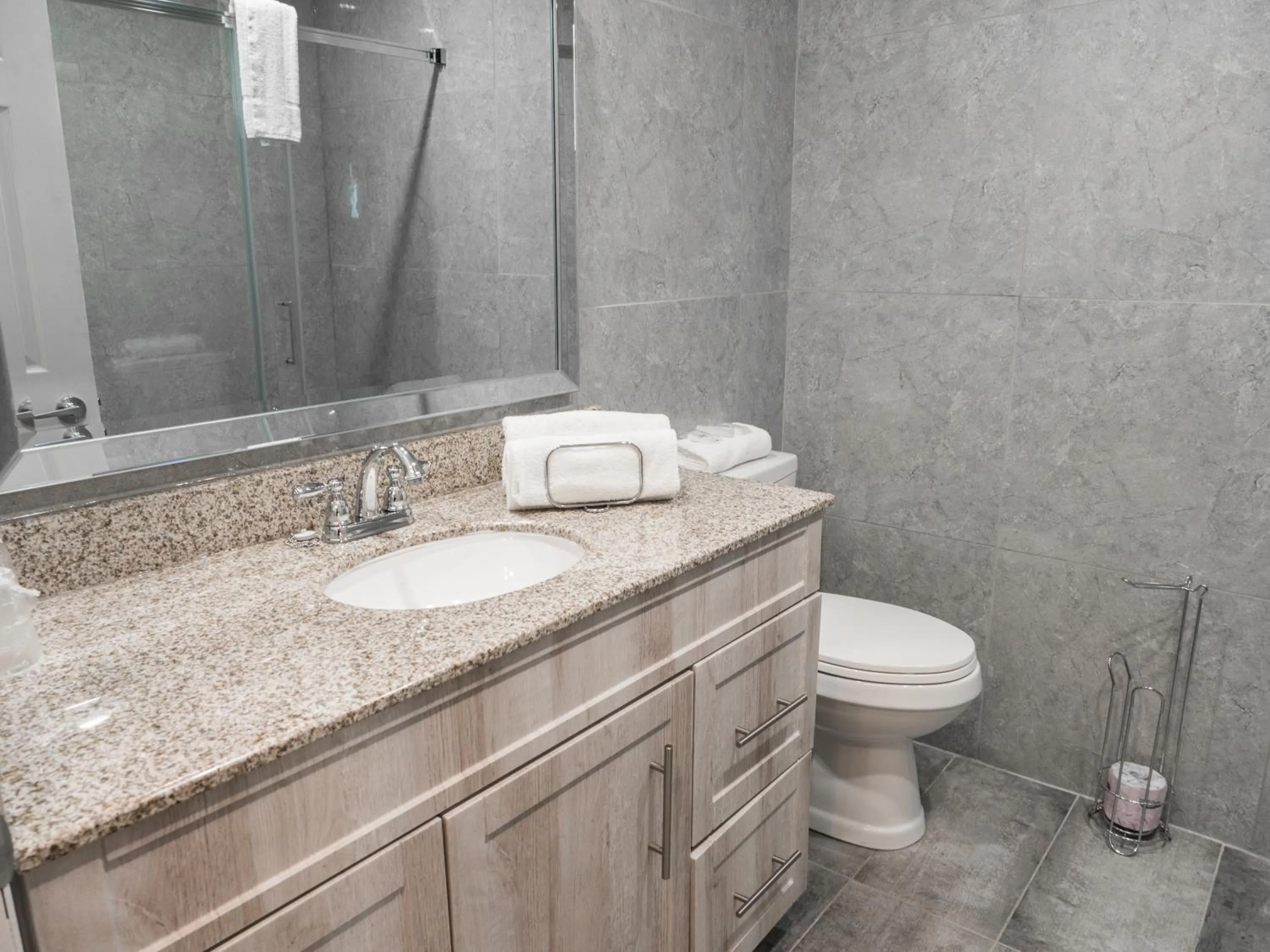 Bathroom in Motel Classique