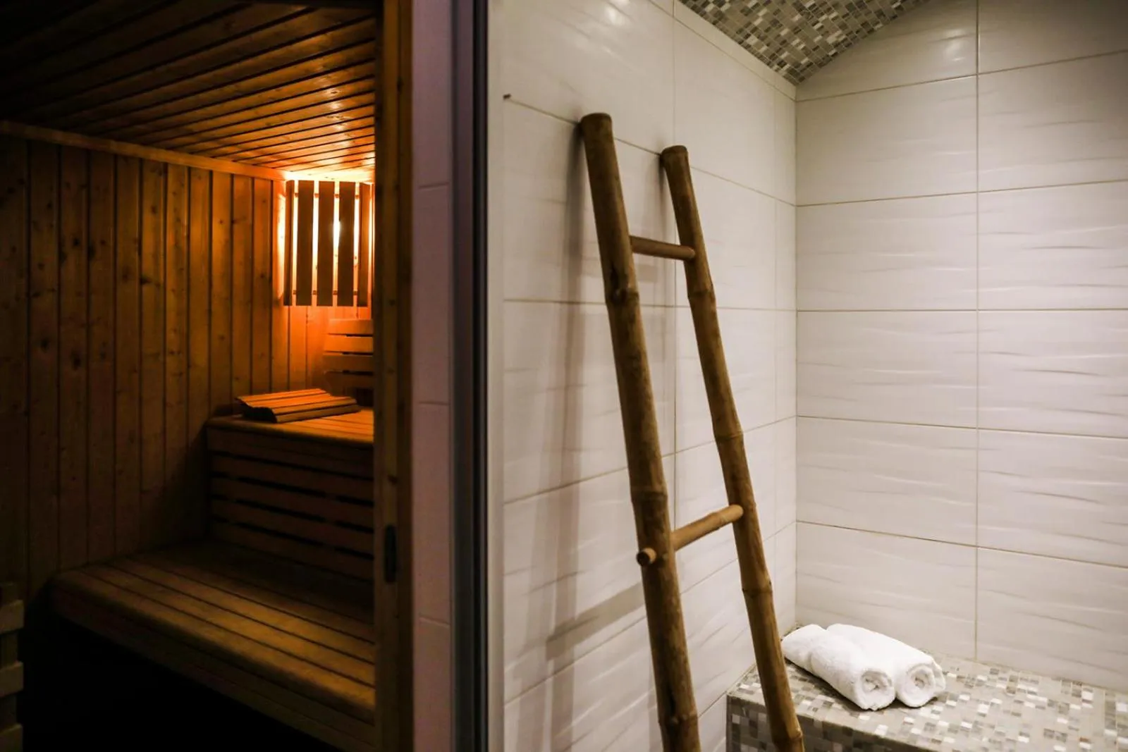 Sauna in Hôtel Les Vignes de la Chapelle, "The Originals Relais"