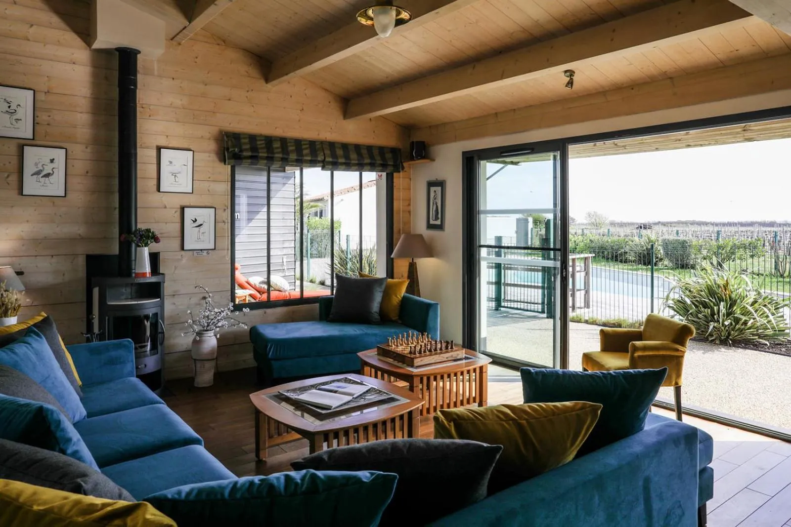 Lounge or bar in Hôtel Les Vignes de la Chapelle, "The Originals Relais"