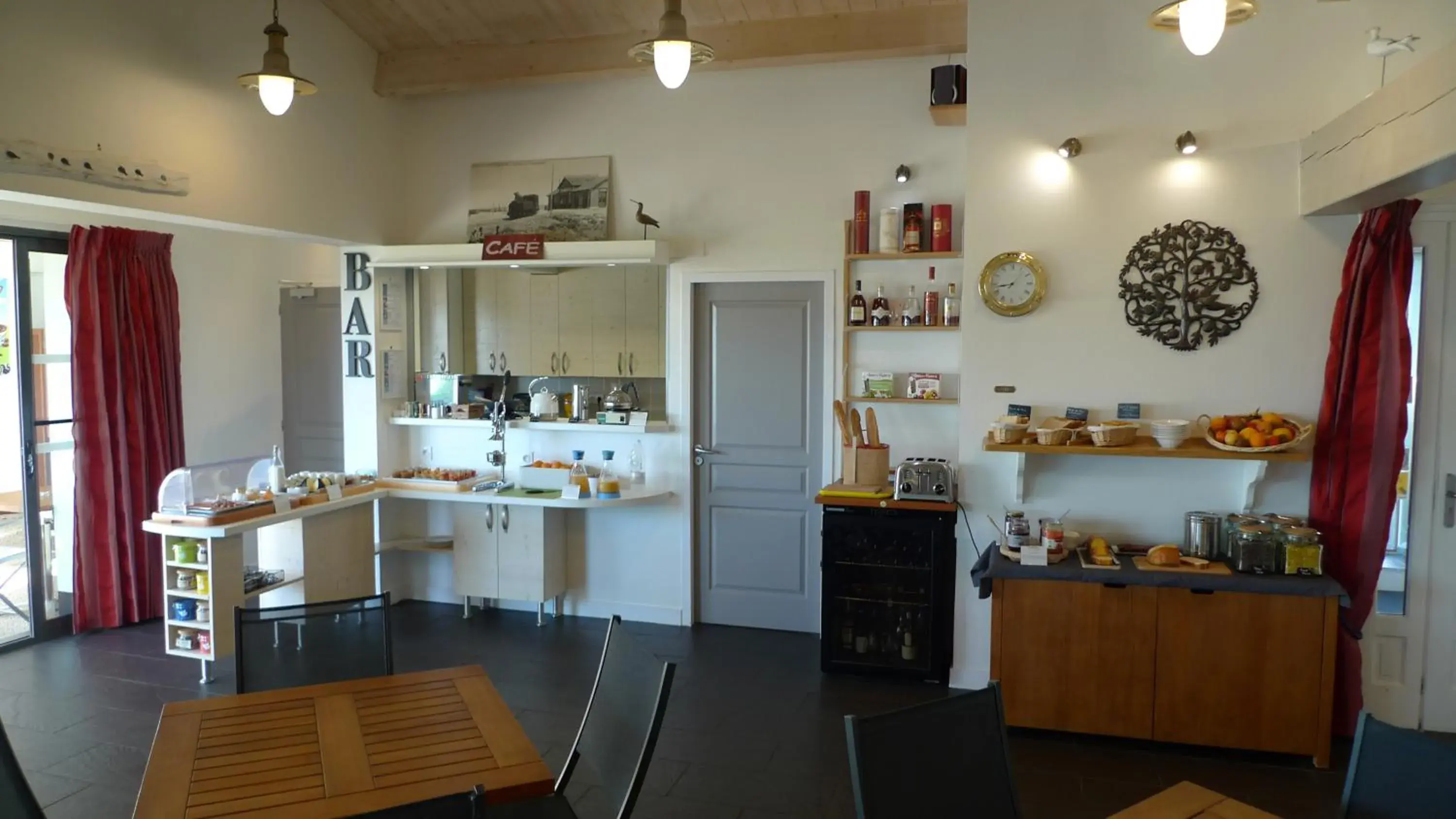 Buffet breakfast in Hôtel Les Vignes de la Chapelle, "The Originals Relais" Buffet breakfast in Hôtel Les Vignes de la Chapelle, "The Originals Relais"