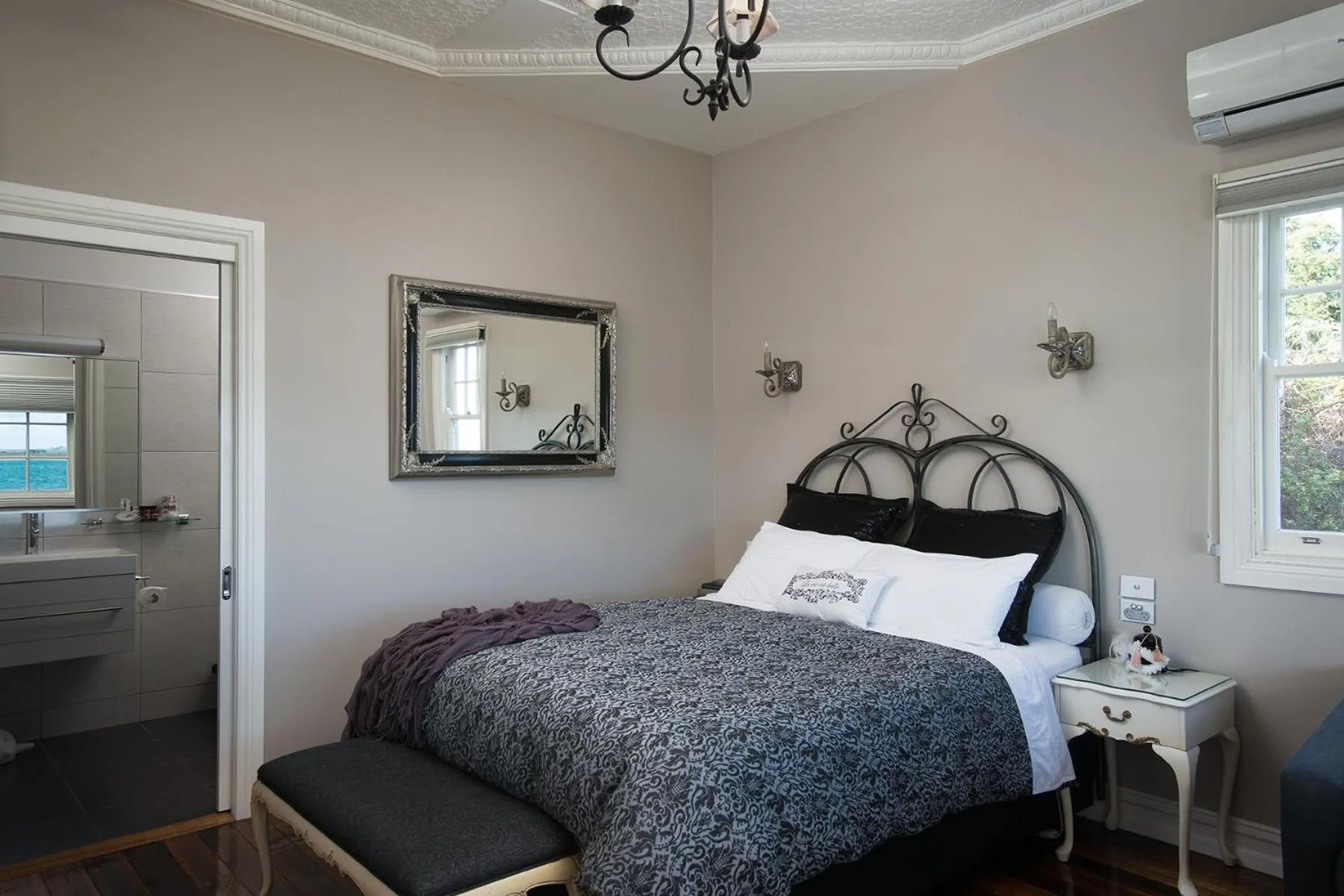 Bedroom, Bed in The Ark Stanley Luxury Bed and Breakfast