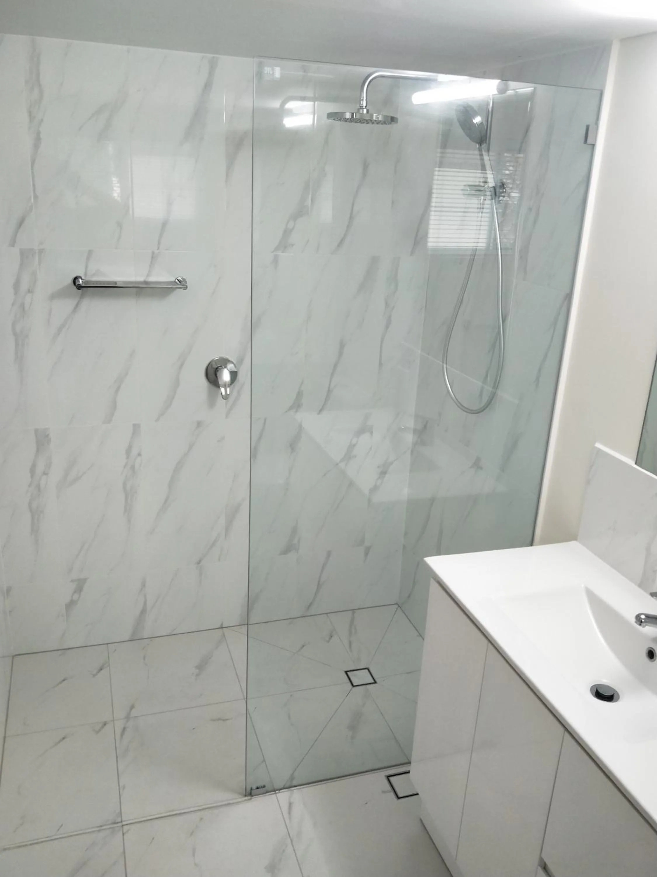 Shower in Golden Sands Beachfront Resort