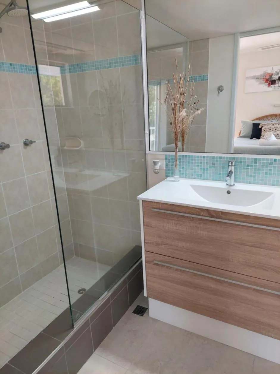 Shower in Golden Sands Beachfront Resort