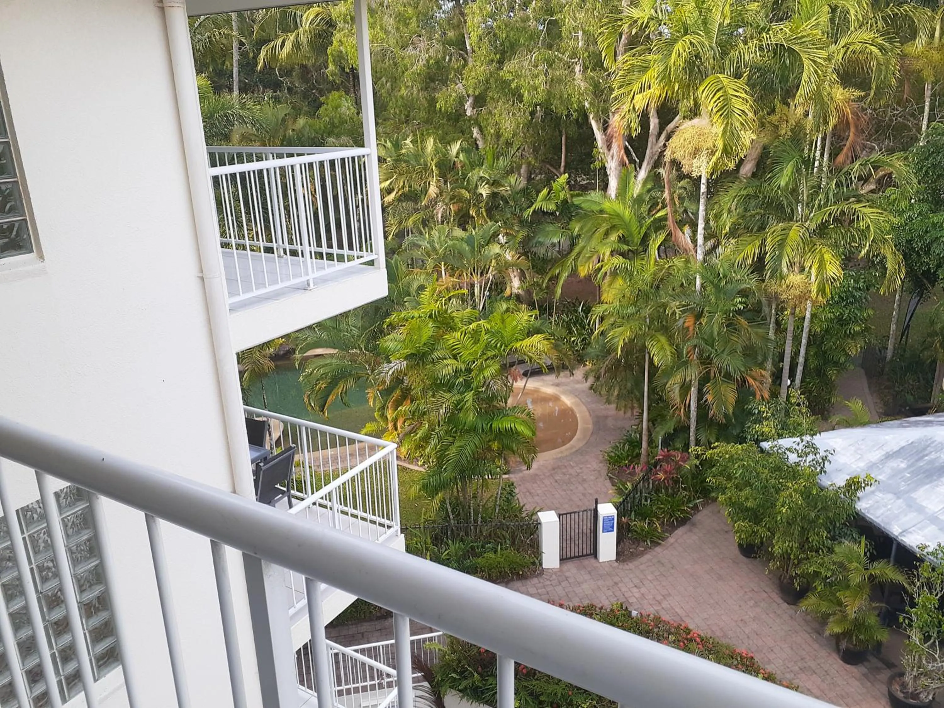 Golden Sands Beachfront Resort