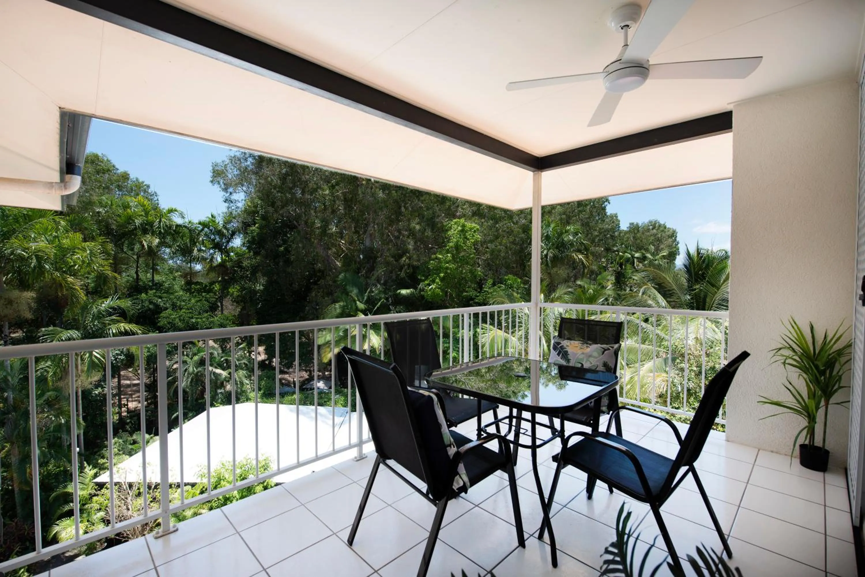 Balcony/Terrace in Golden Sands Beachfront Resort