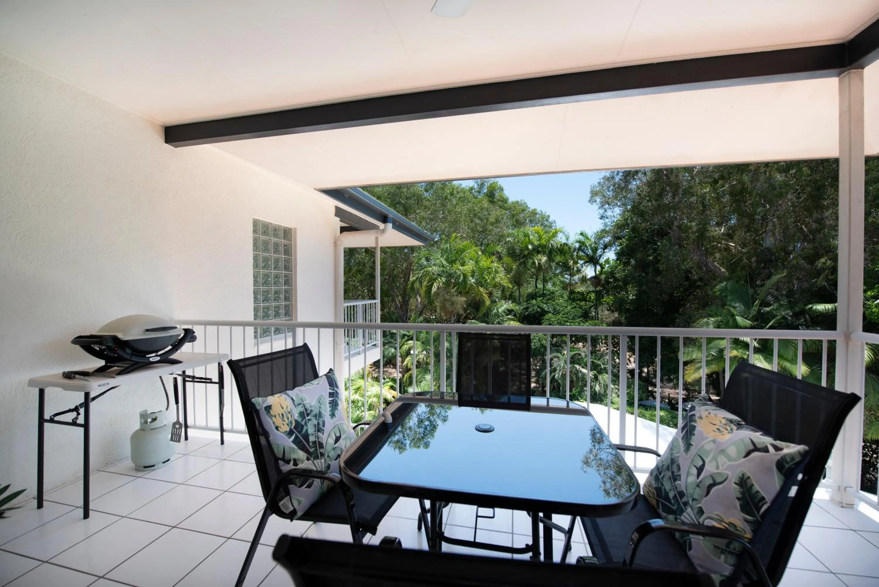 BBQ facilities in Golden Sands Beachfront Resort