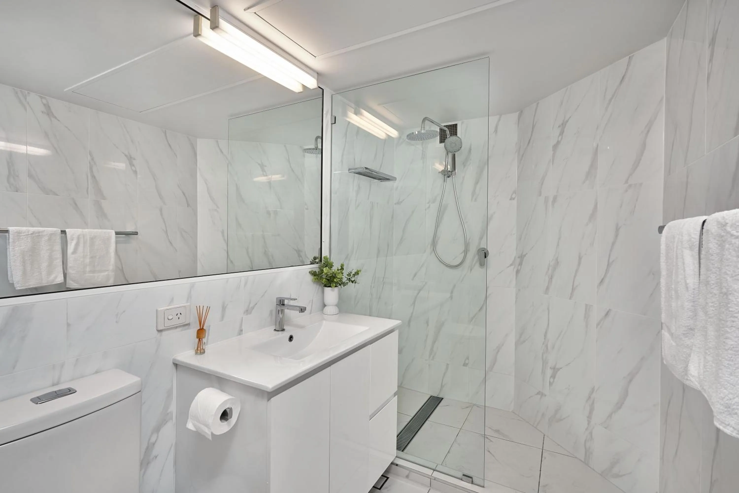 Shower in Golden Sands Beachfront Resort