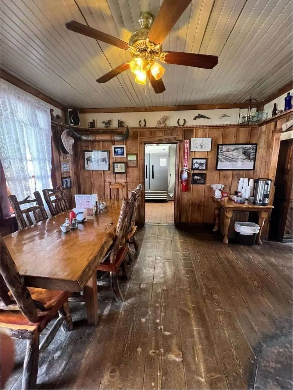 Restaurant/places to eat in Grand Canyon Western Ranch