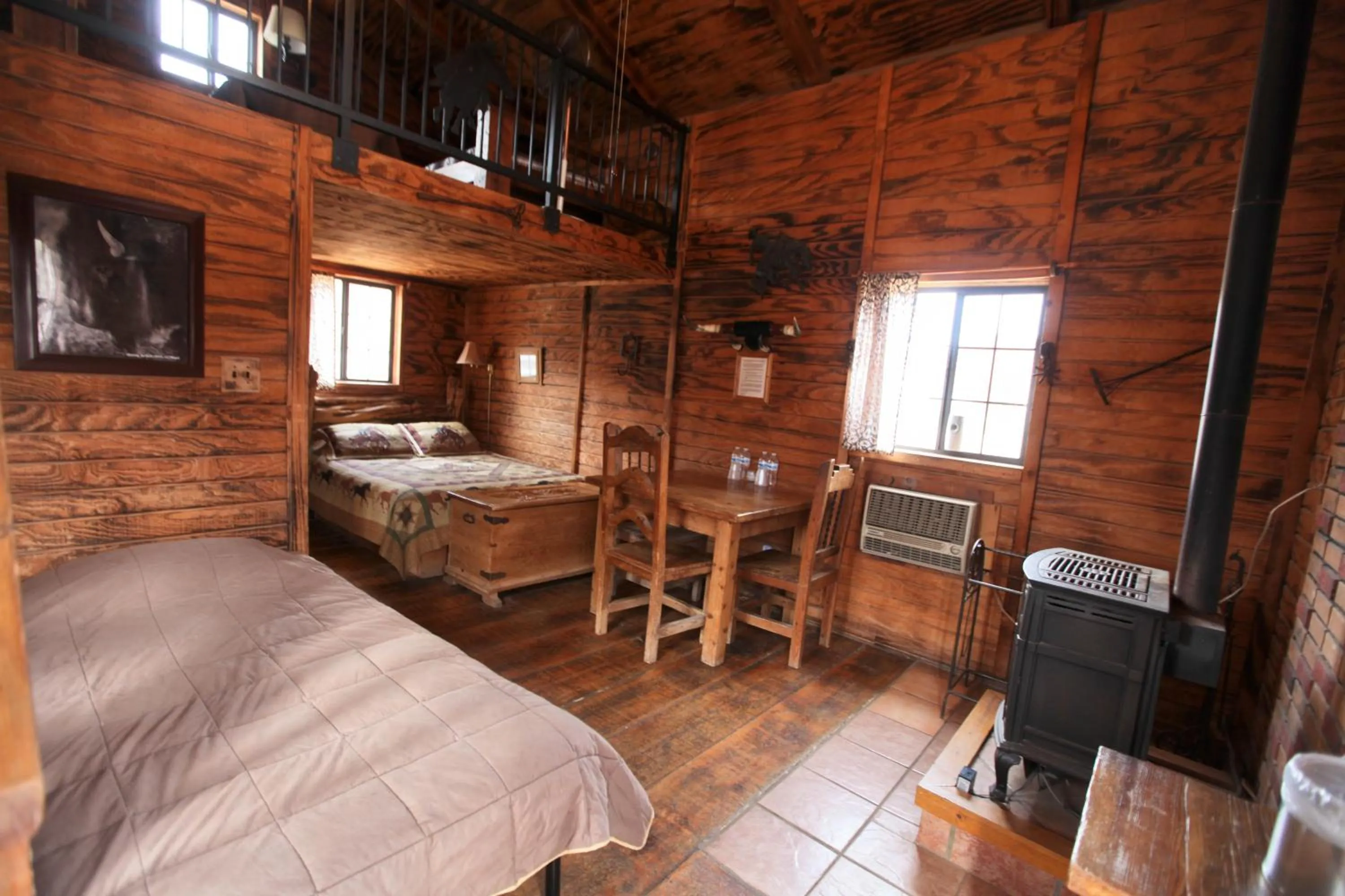 Photo of the whole room, Bed in Grand Canyon Western Ranch