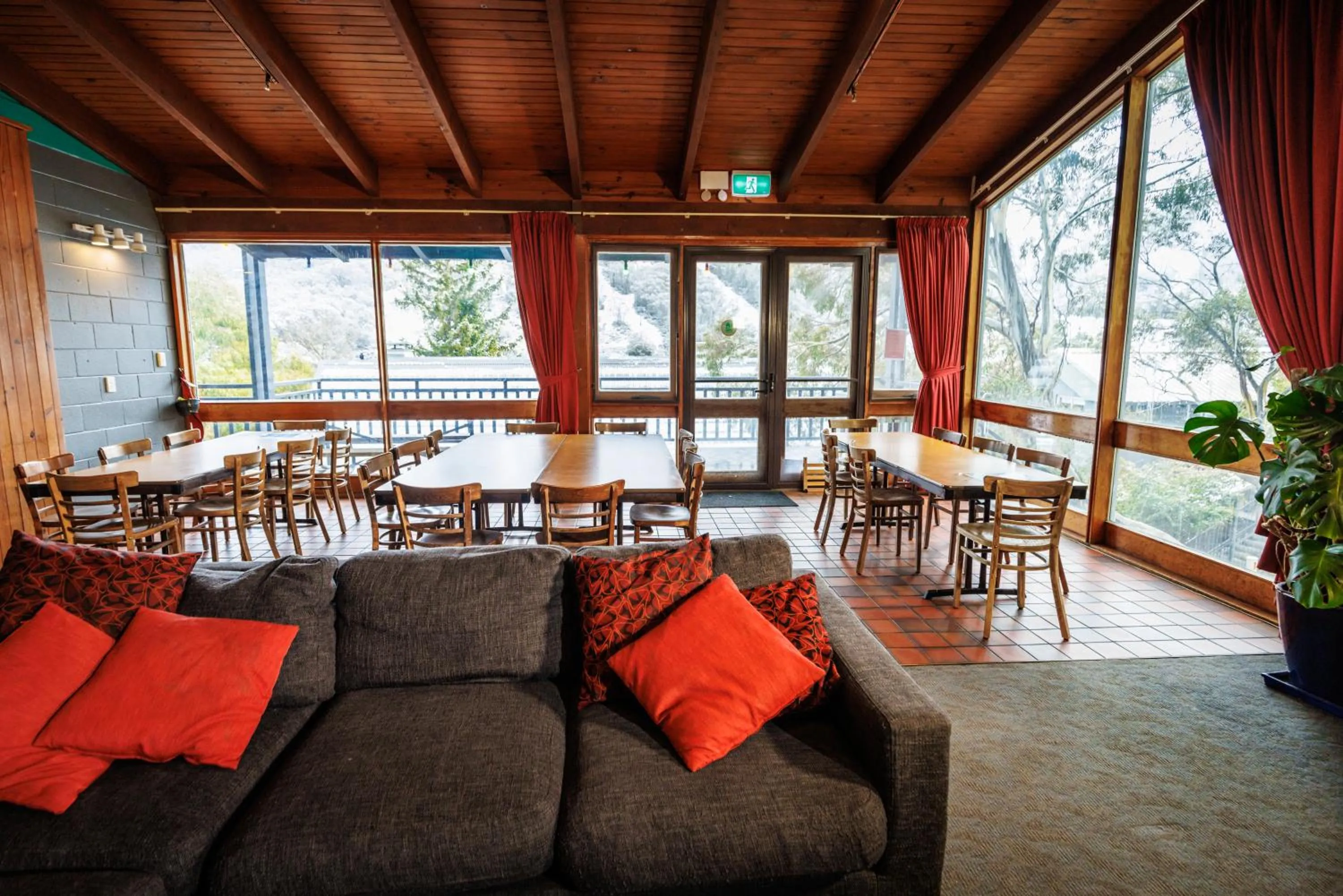 Dining area in YHA Thredbo