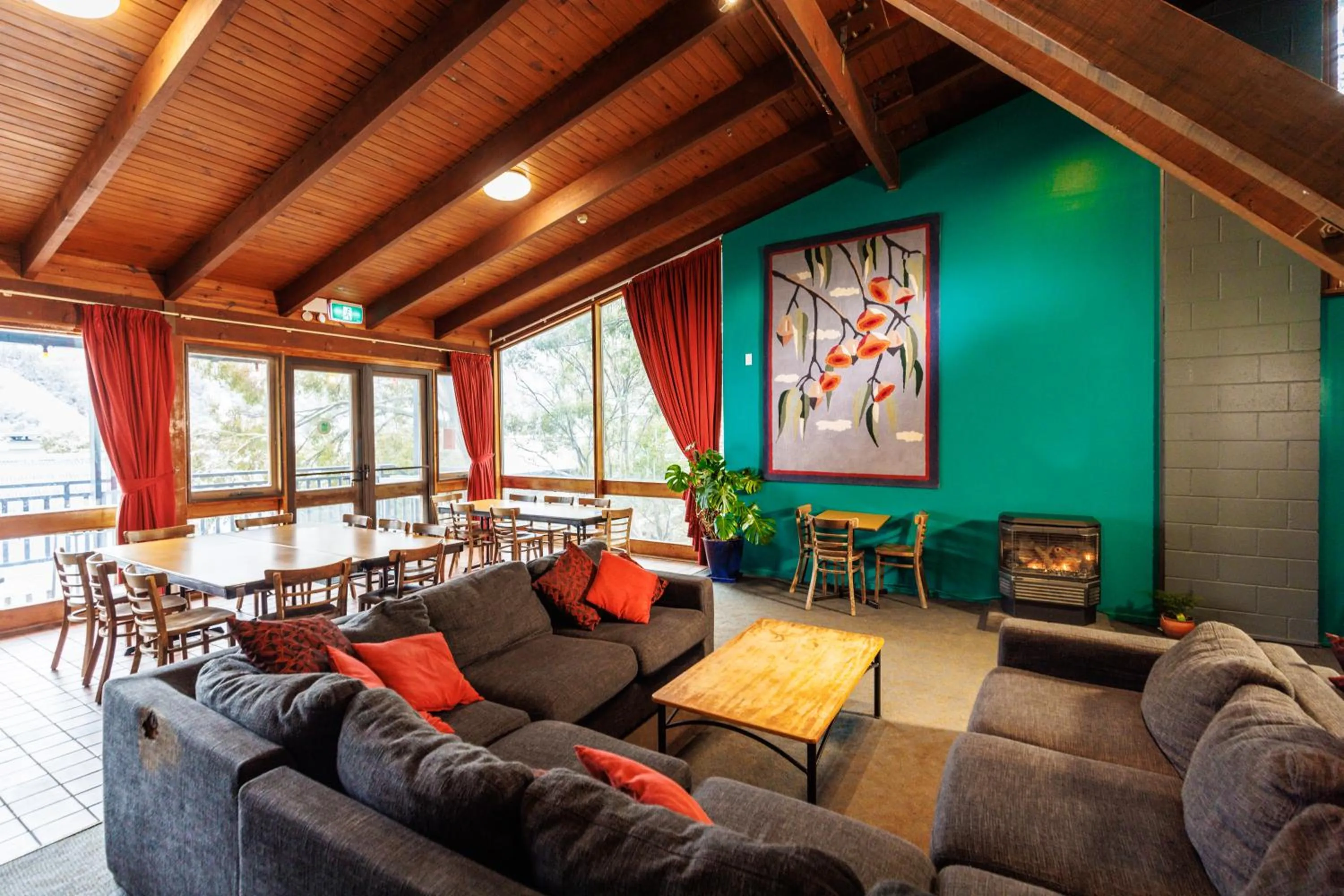 Living room in YHA Thredbo