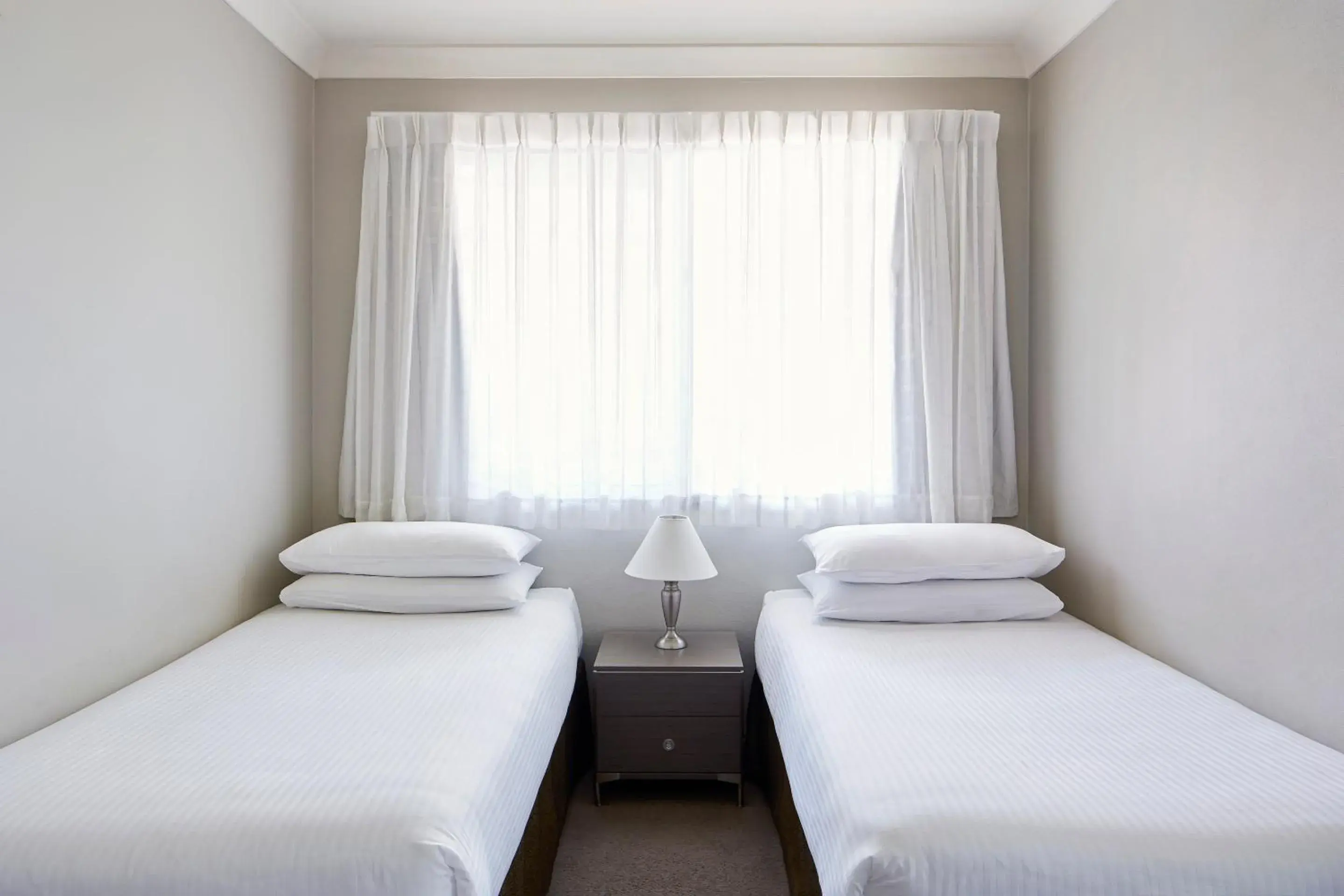 Bed in Pinnacle Apartments Bed in Pinnacle Apartments