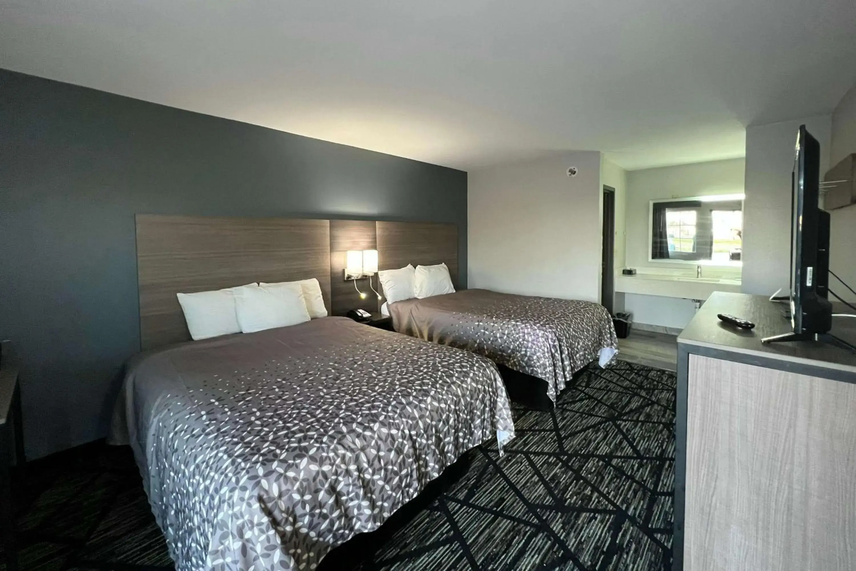 Photo of the whole room, Bed in Super 8 by Wyndham Sulphur South Photo of the whole room, Bed in Super 8 by Wyndham Sulphur South