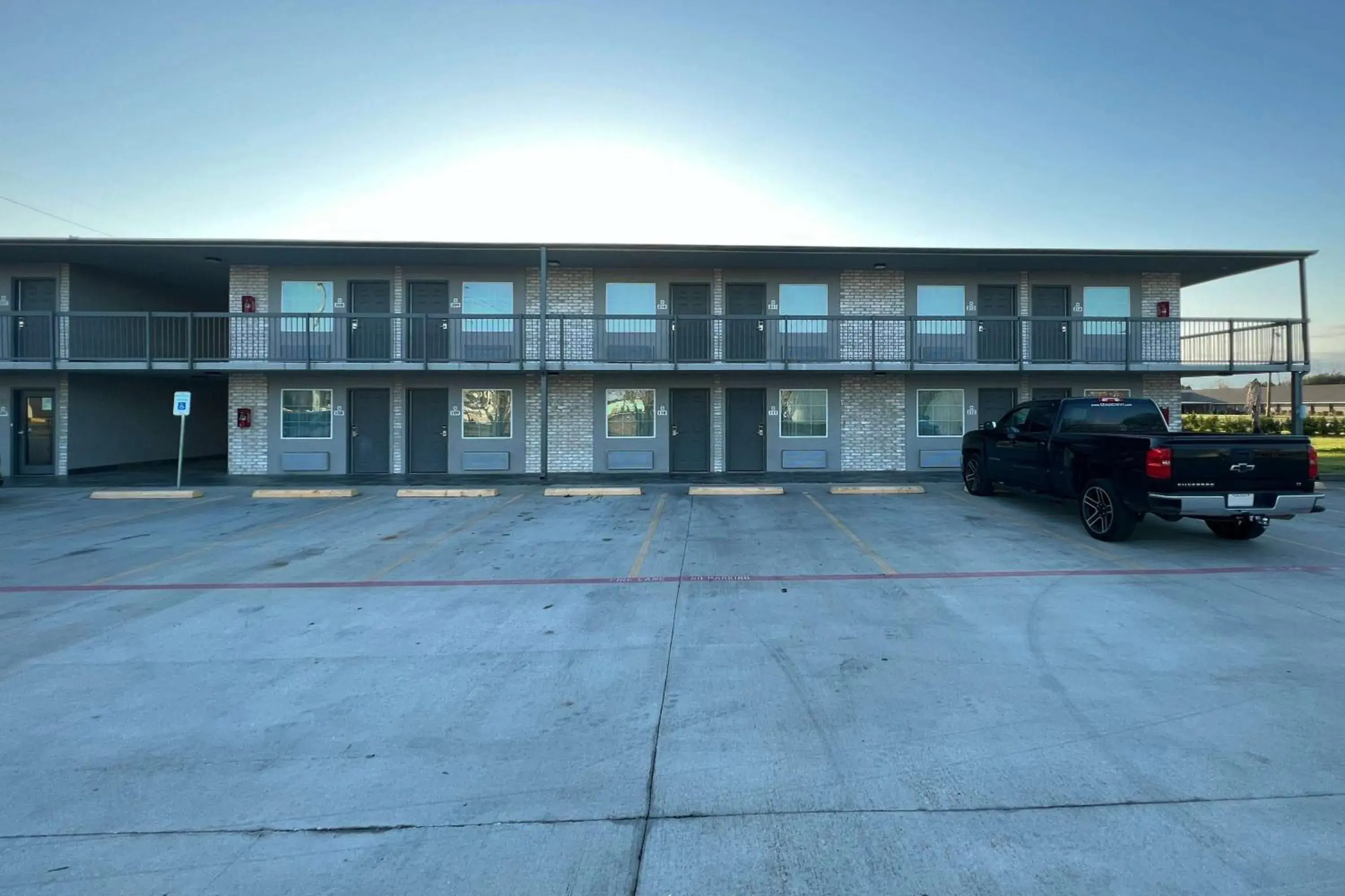 Property building in Super 8 by Wyndham Sulphur South Property building in Super 8 by Wyndham Sulphur South