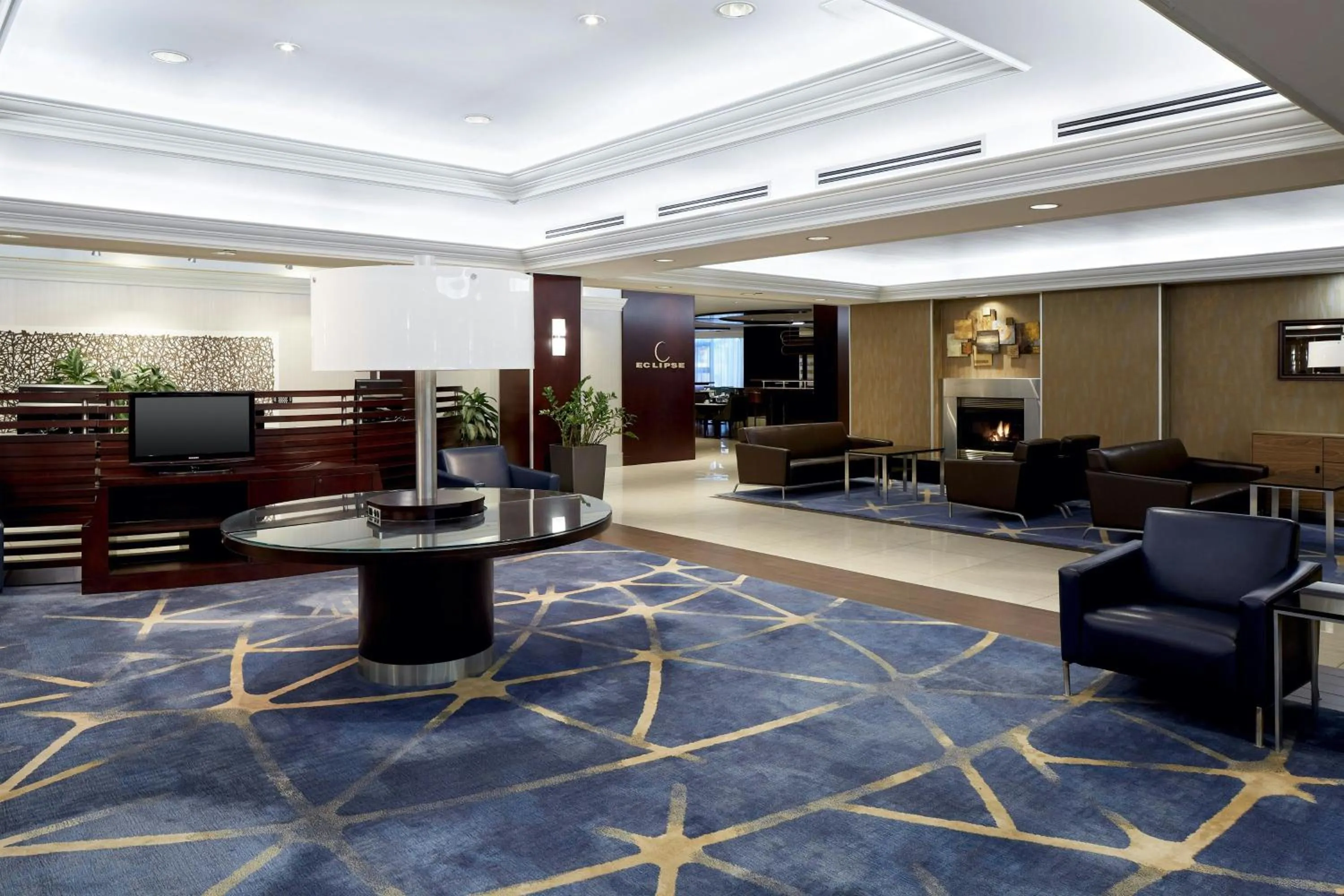Lobby or reception in Sheraton Montreal Airport Hotel