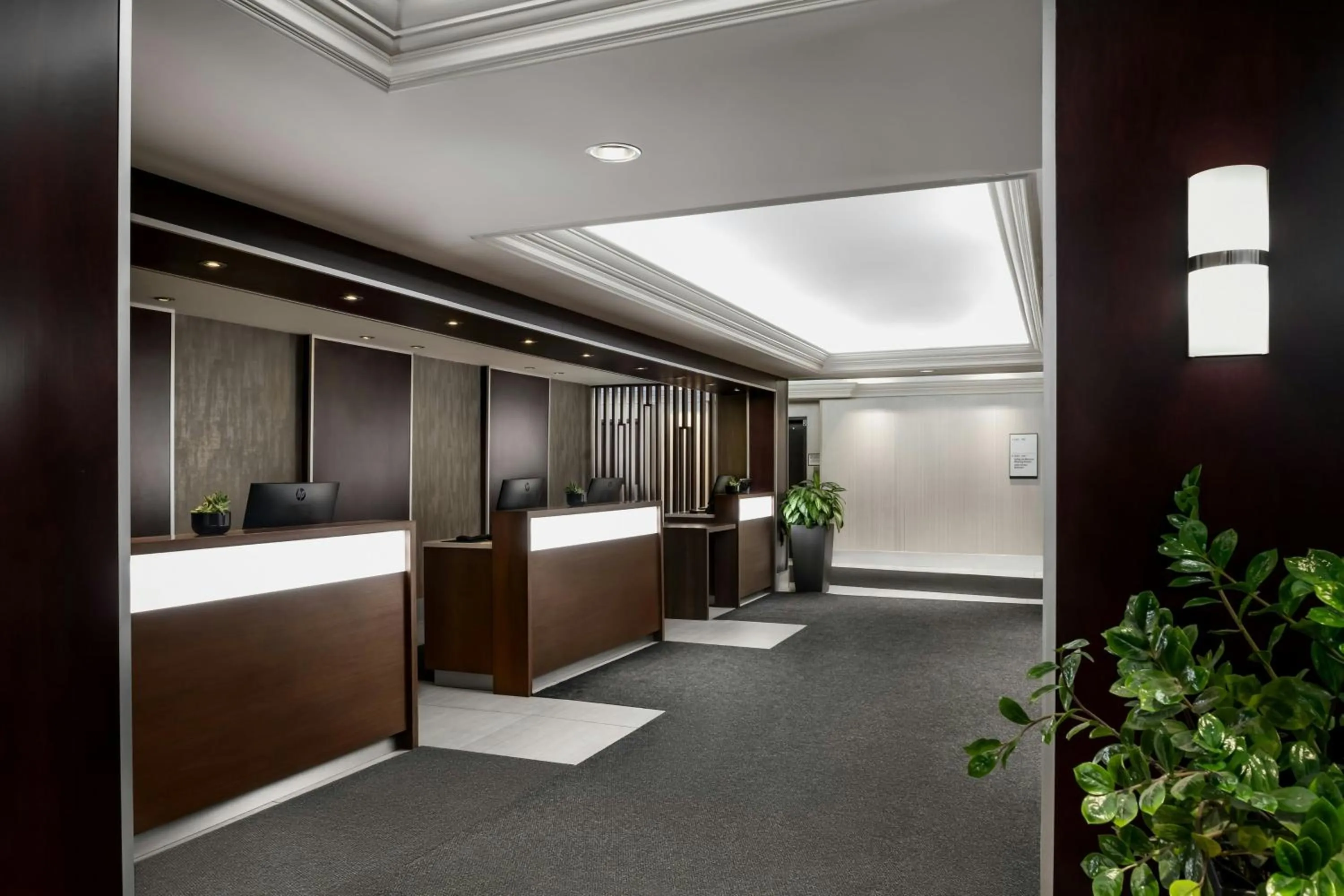 Lobby or reception in Sheraton Montreal Airport Hotel