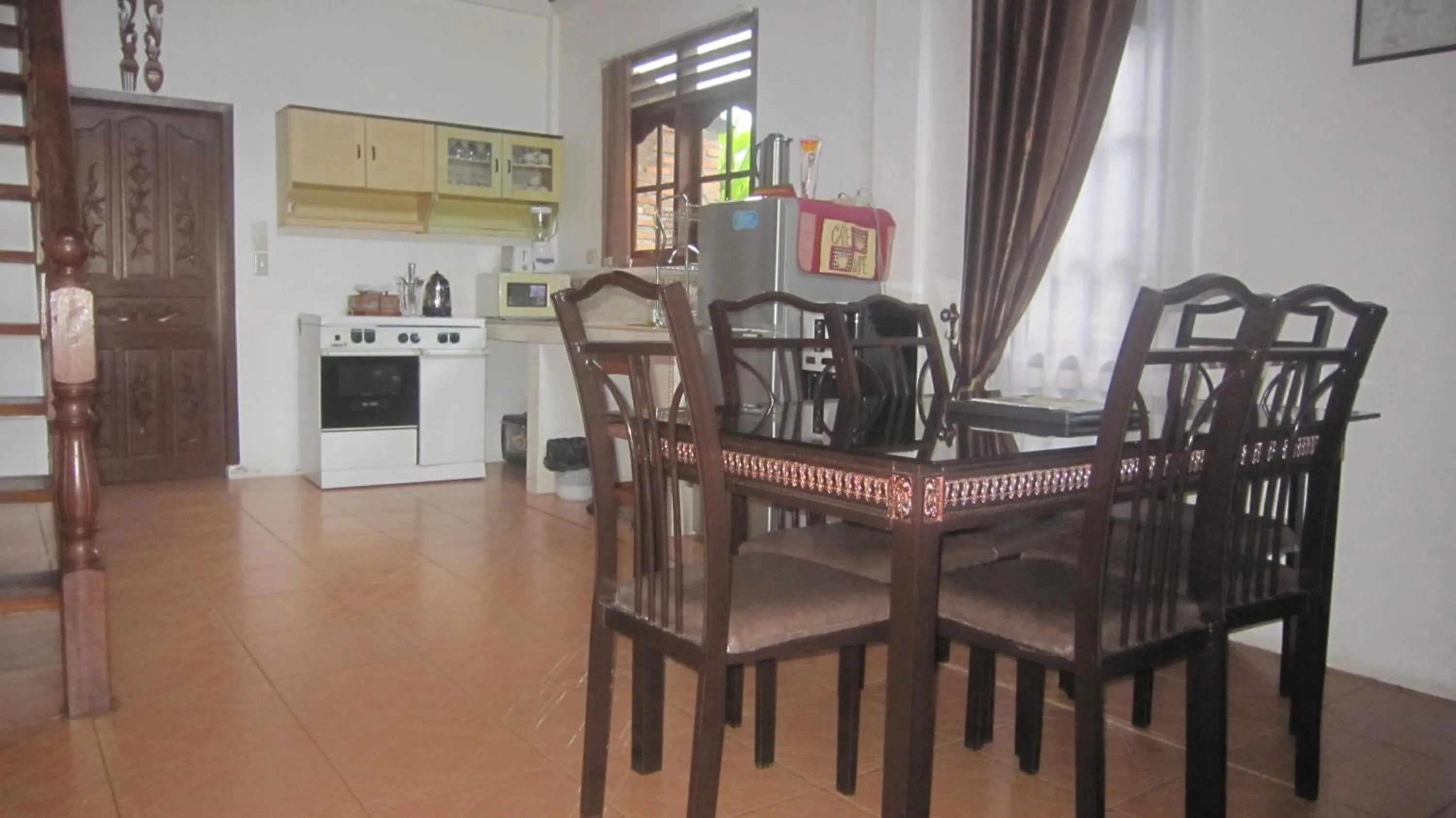 Dining area in Horas Family Home