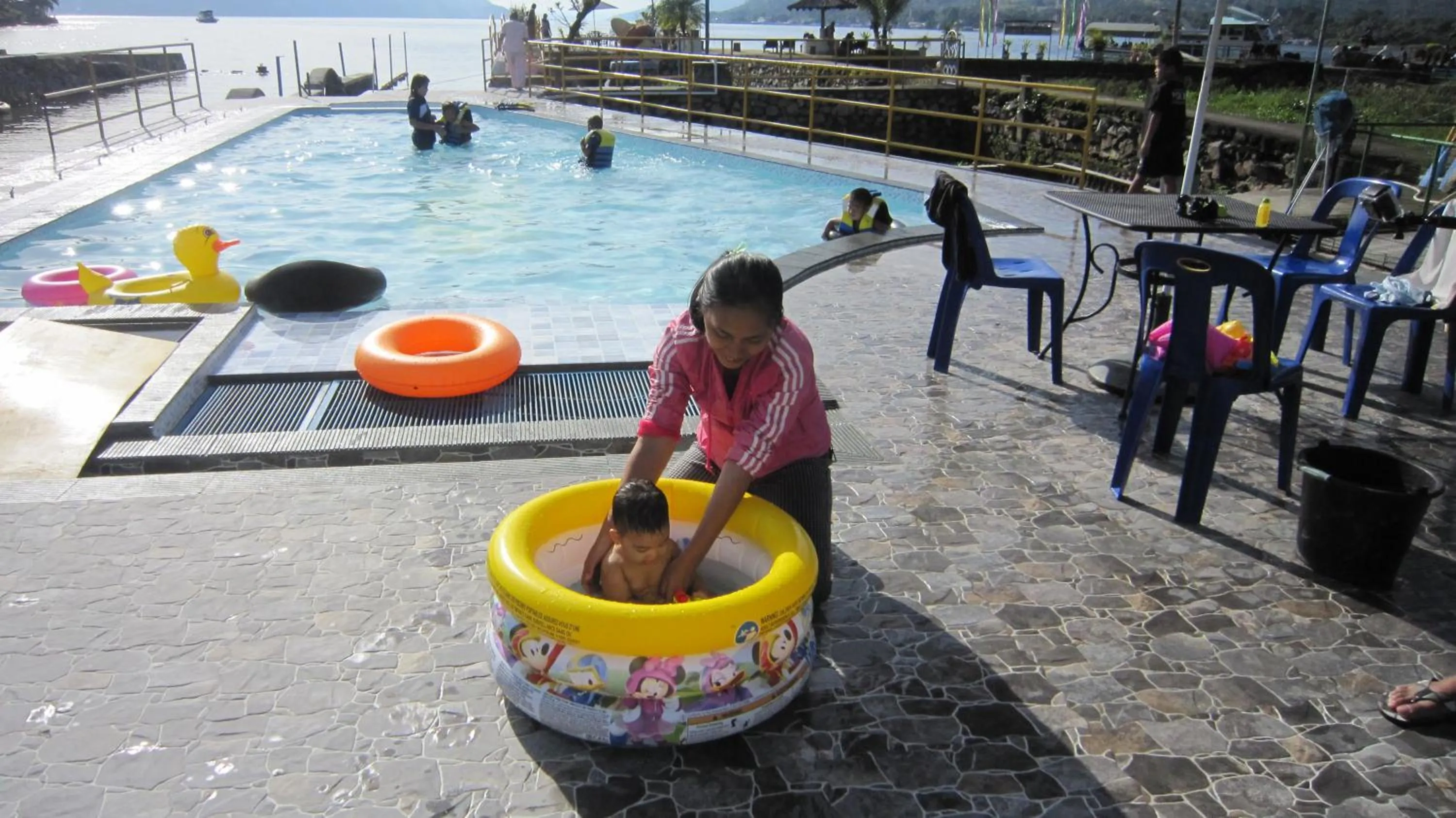 Swimming pool in Horas Family Home