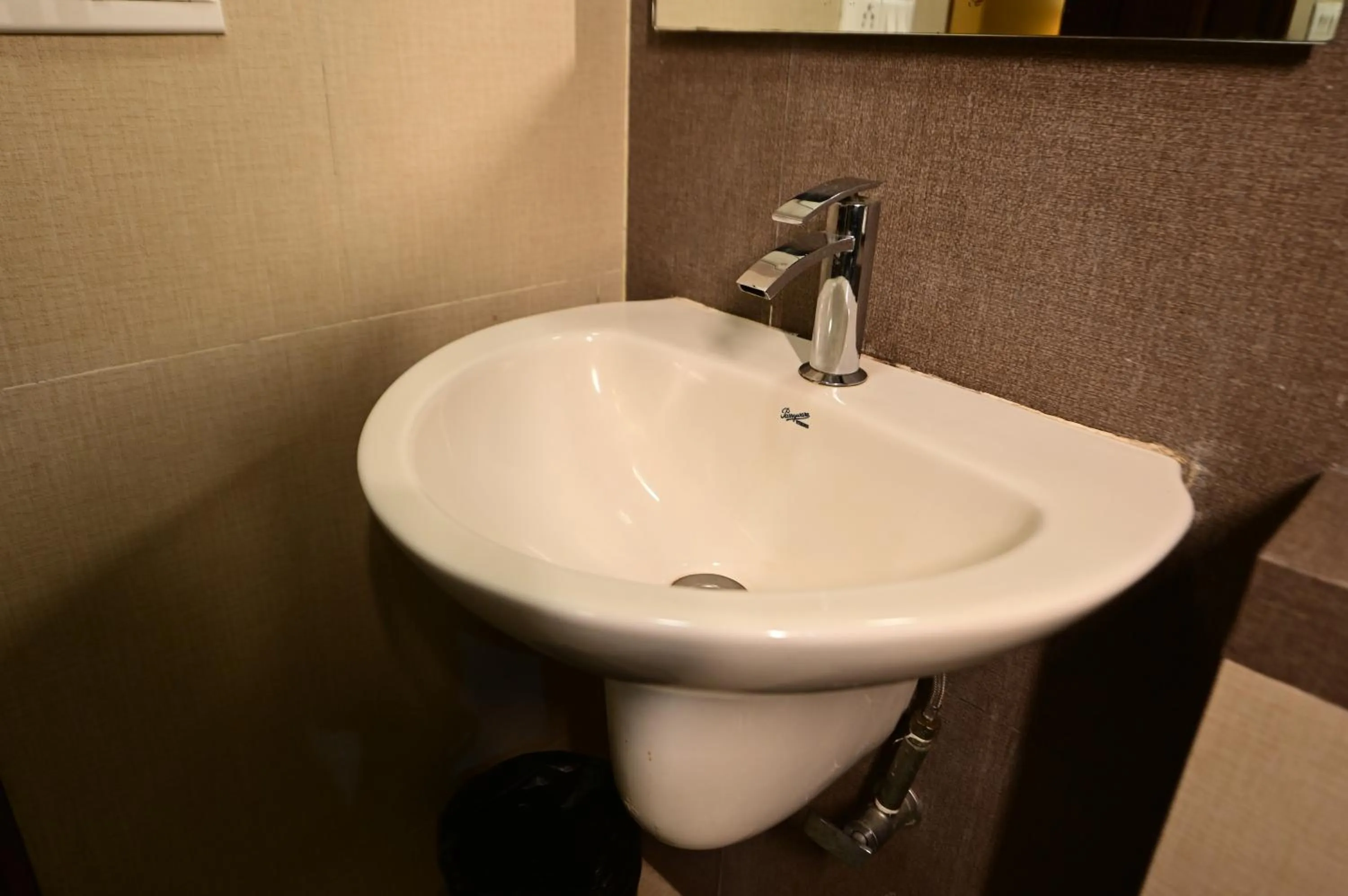 washing machine in Hotel Sai Inn