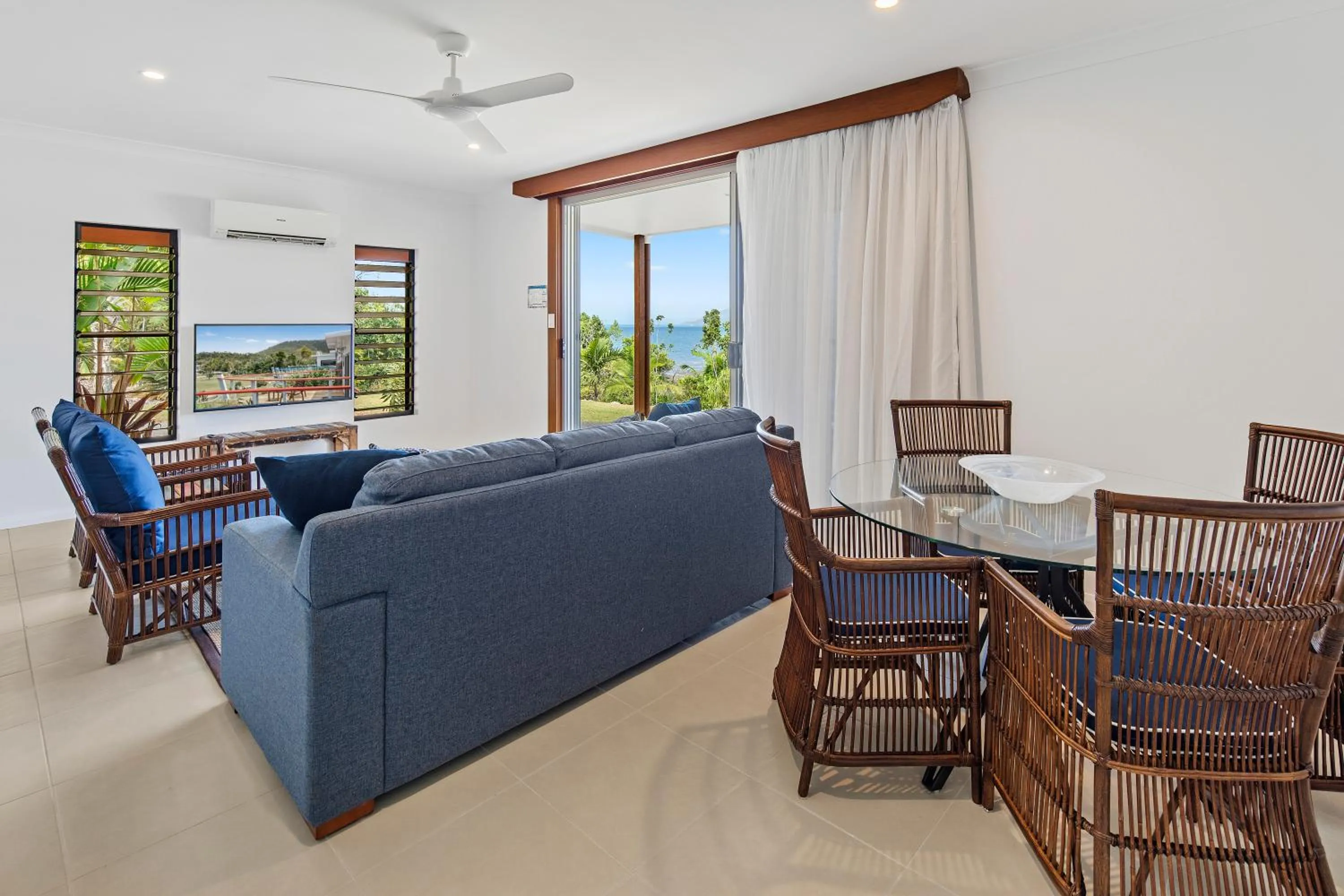 Living room in Freedom Shores Resort Airlie Beach