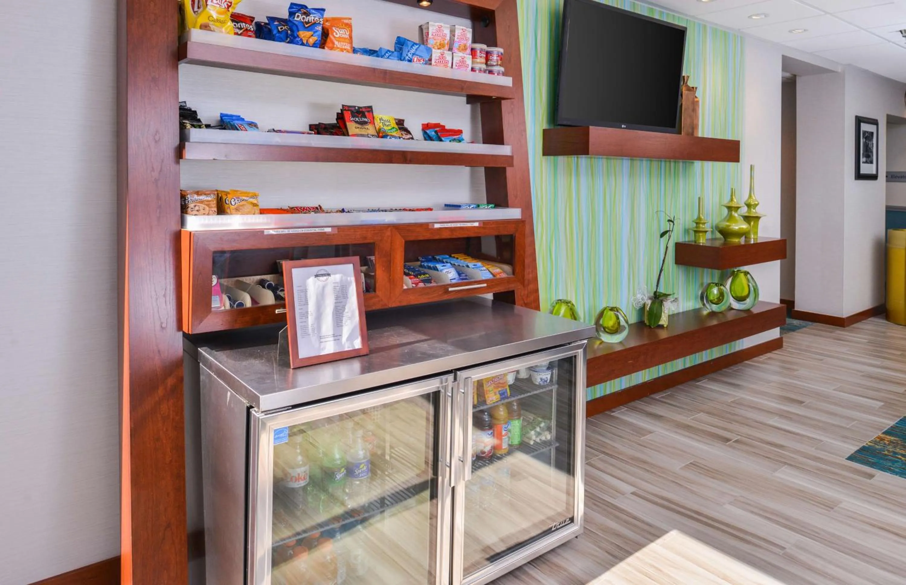 Restaurant/places to eat in Hampton Inn Seattle Airport