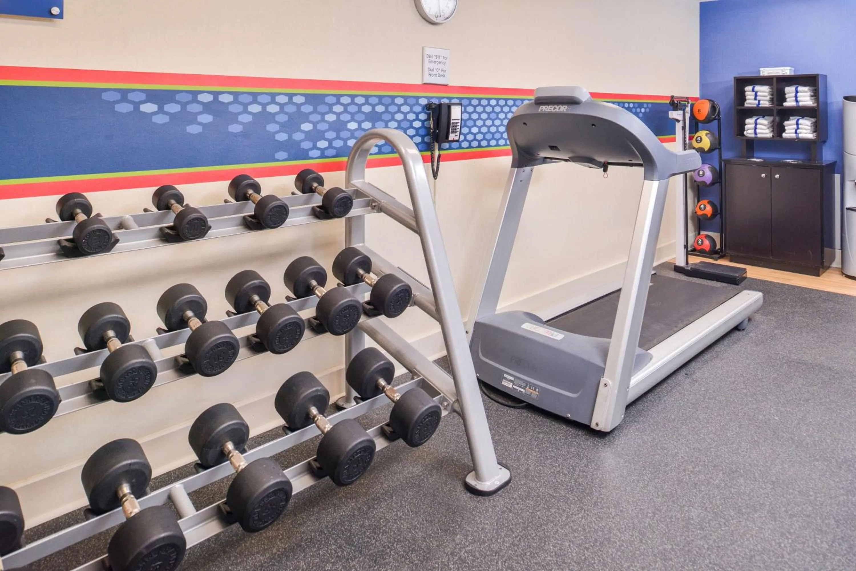 Fitness centre/facilities in Hampton Inn Seattle Airport