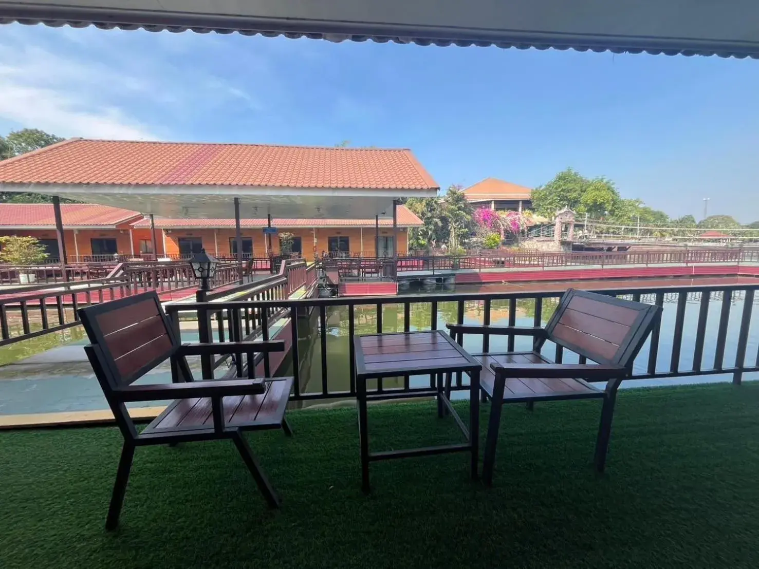 Restaurant/places to eat in Chawalun Resort Restaurant/places to eat in Chawalun Resort