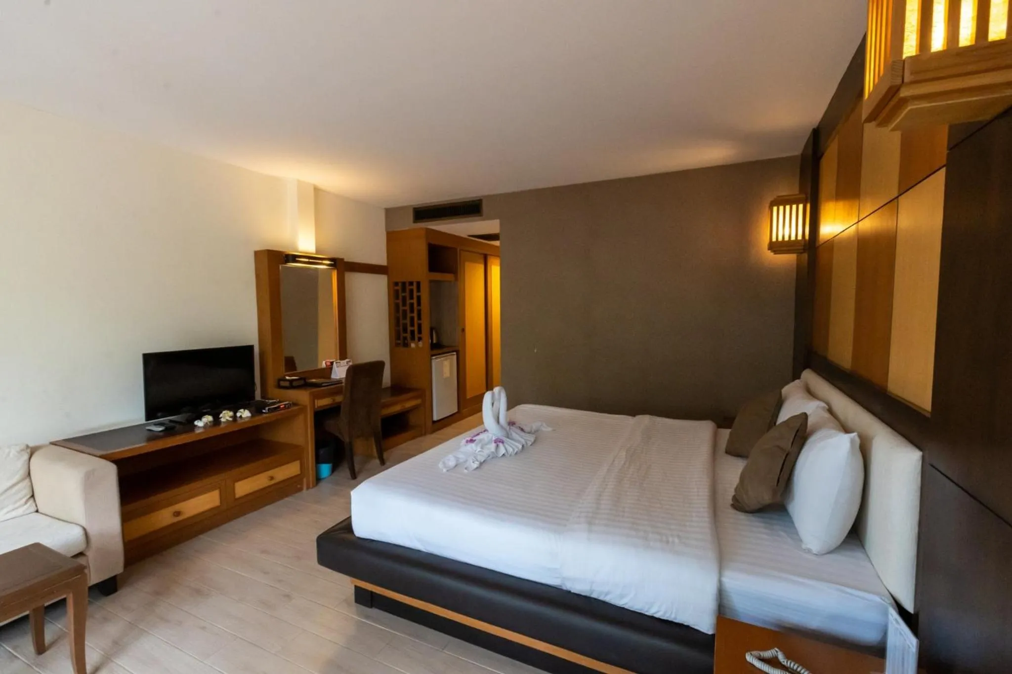 Bed in Chawalun Resort