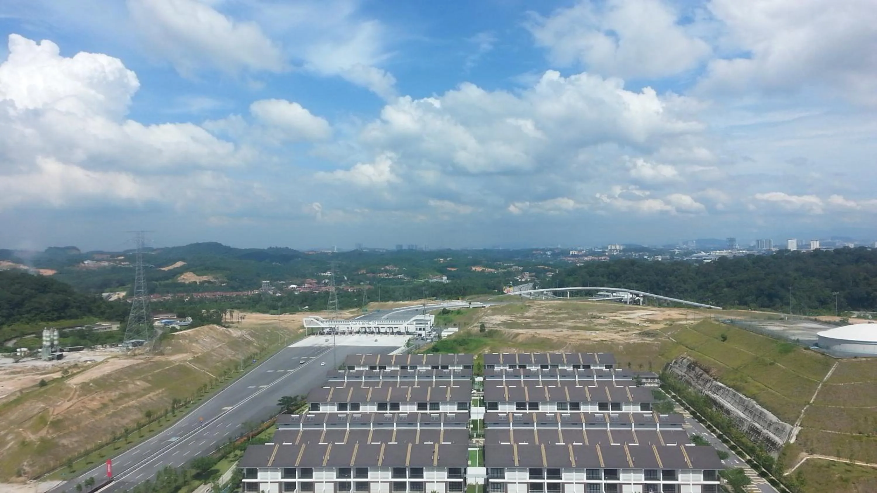 AZ Homestay @ Southville City