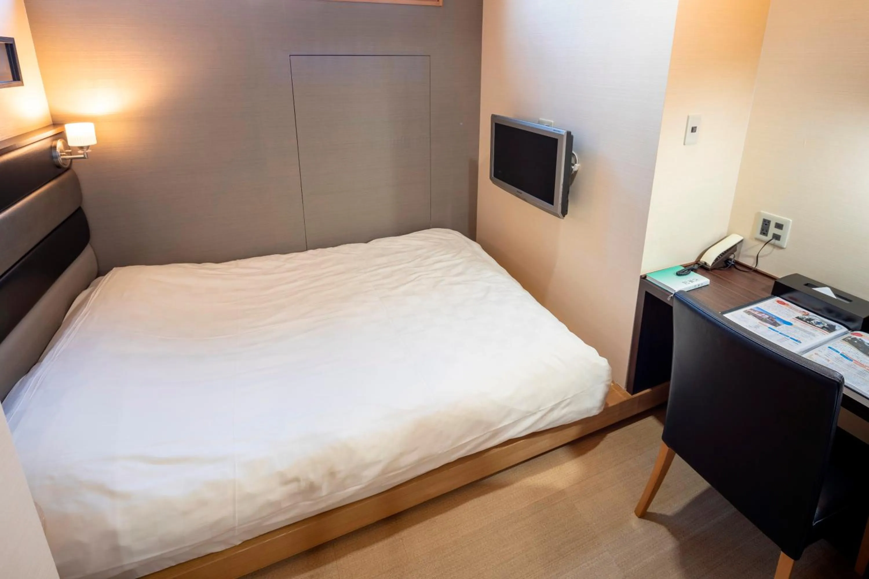 Photo of the whole room, Bed in DogoYaya