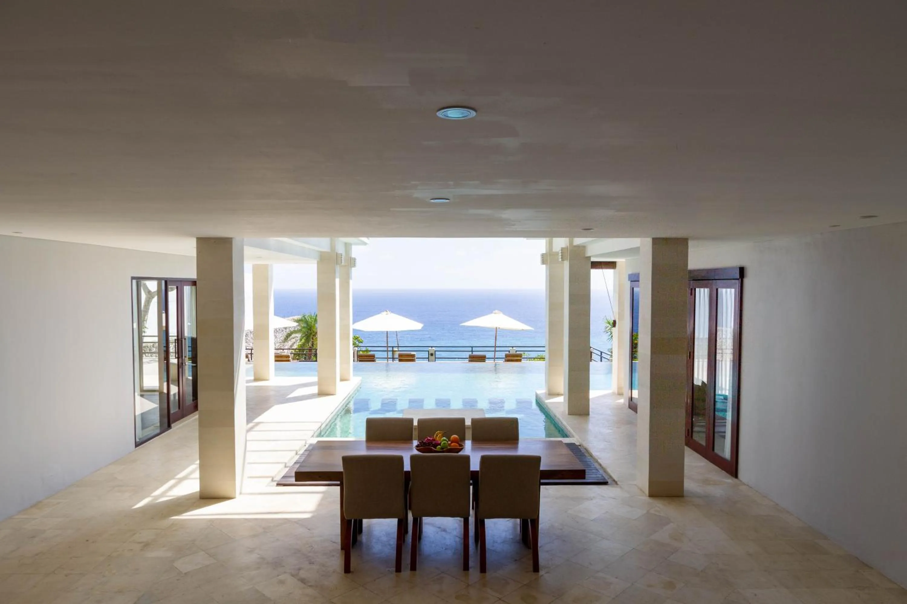 Swimming pool in Villa Maiara