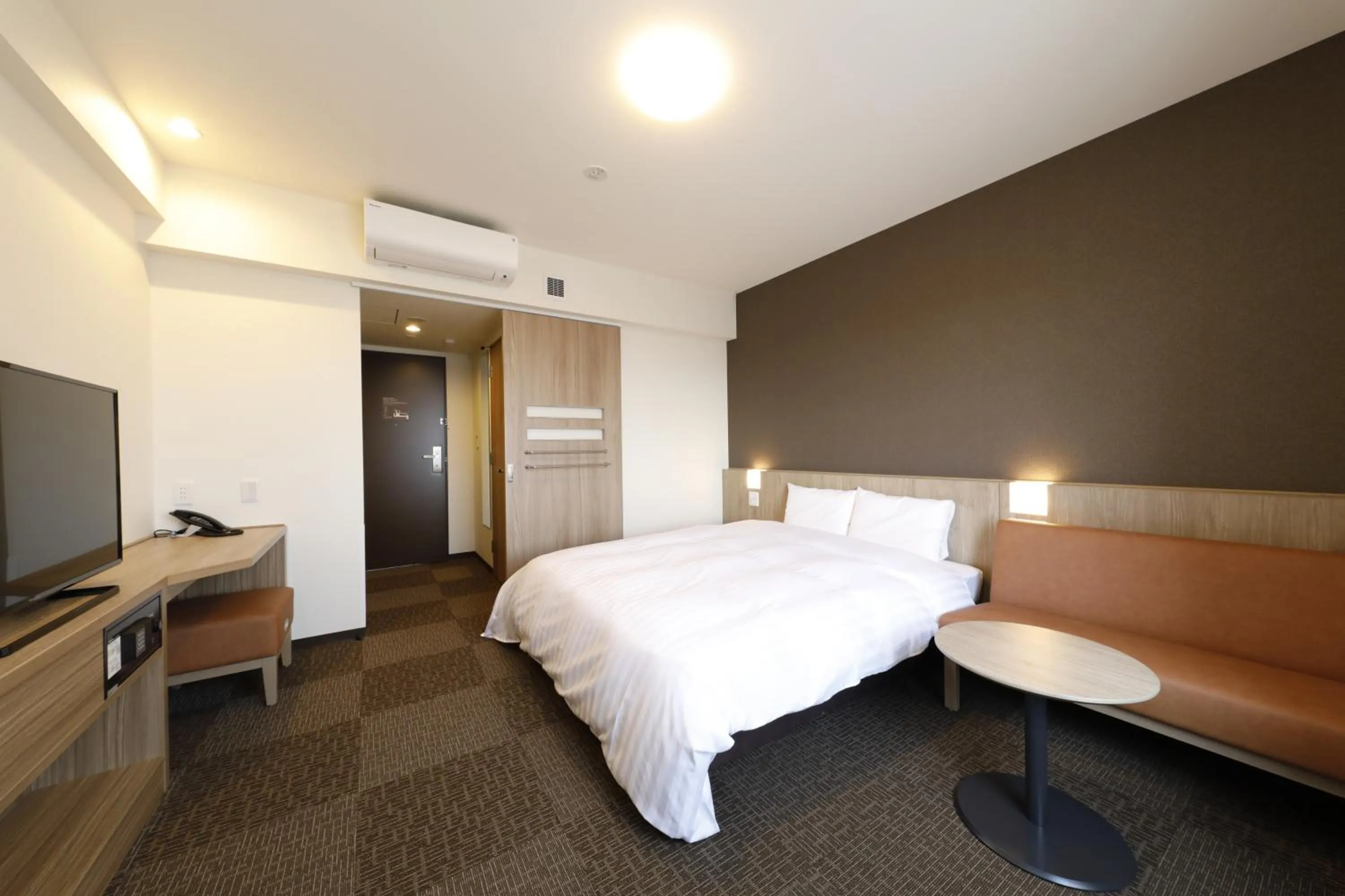 Photo of the whole room, Bed in Dormy Inn Maebashi