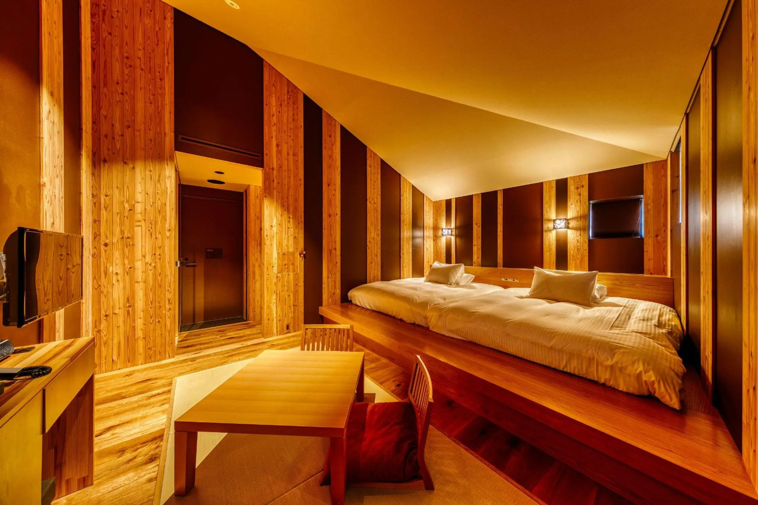 Photo of the whole room, Bed in SETRE Naramachi セトレ ならまち