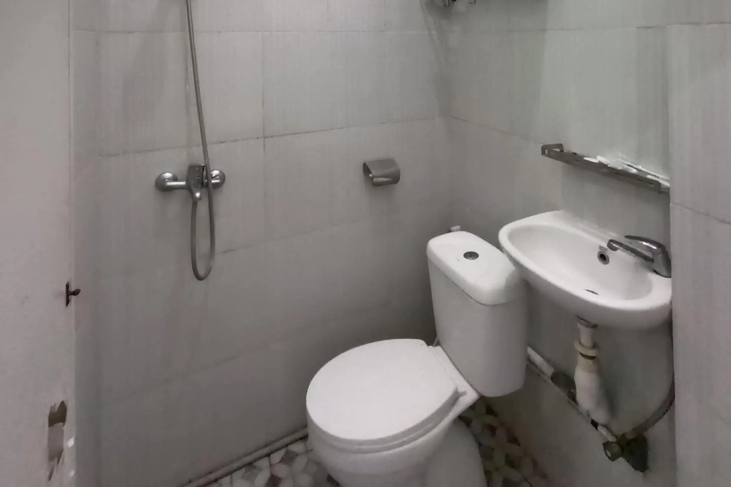 Bathroom in Hotel O Koperasi