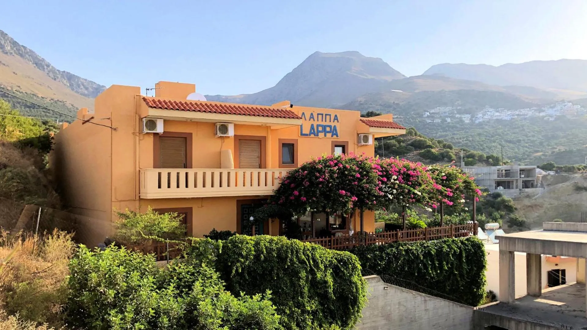 Lappa Hotel