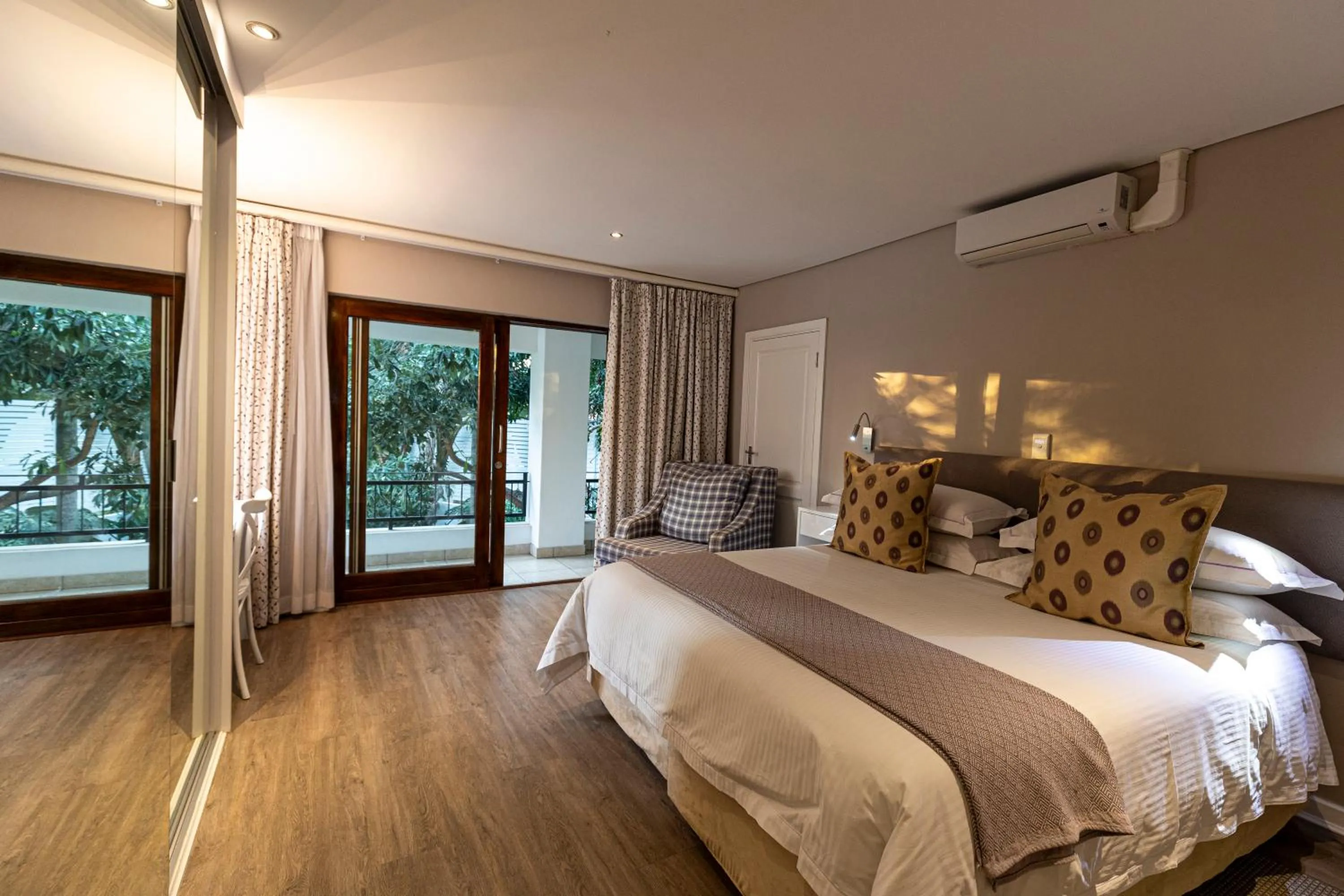 Bedroom, Bed in Hyde Park Guest House