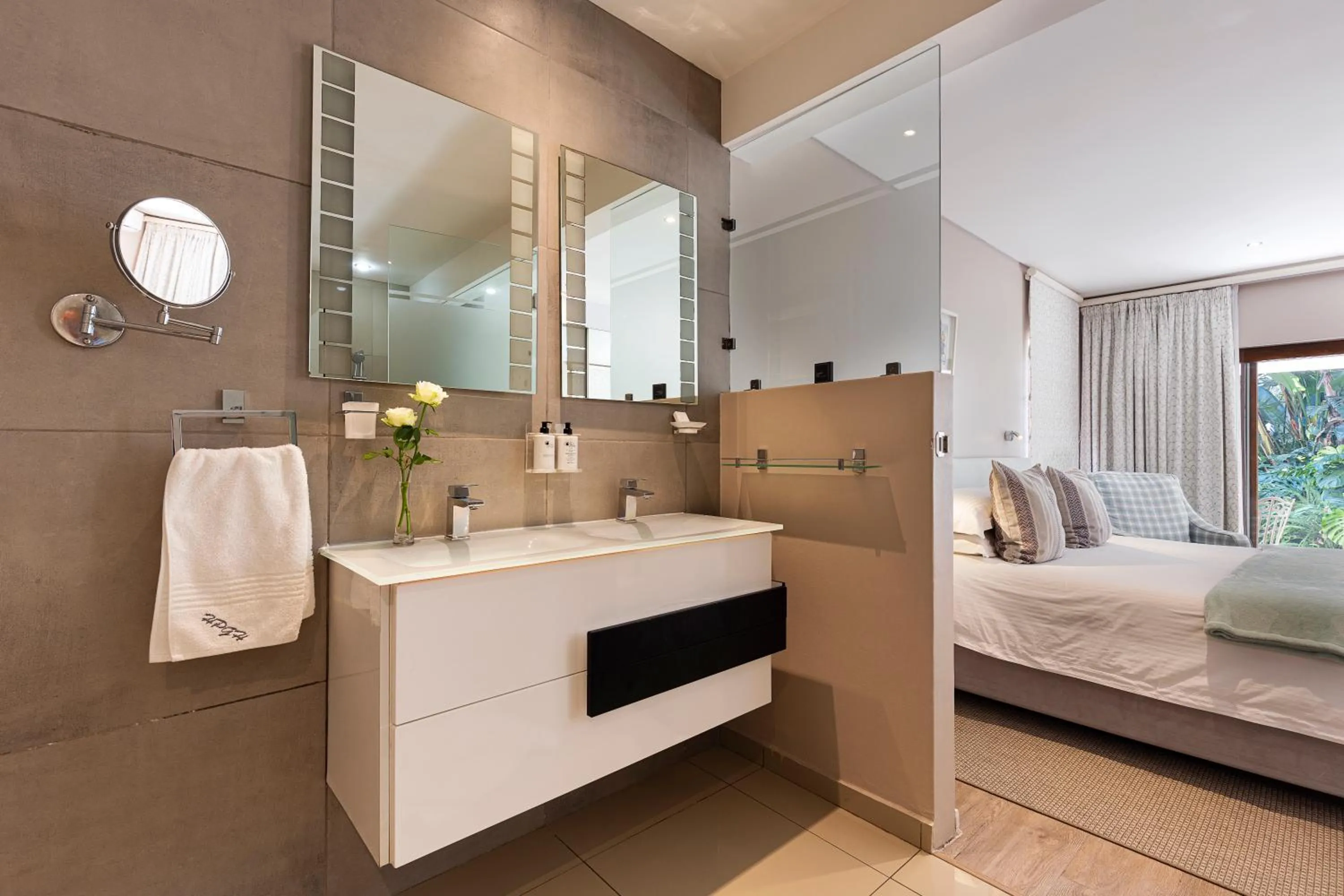 Bathroom in Hyde Park Guest House