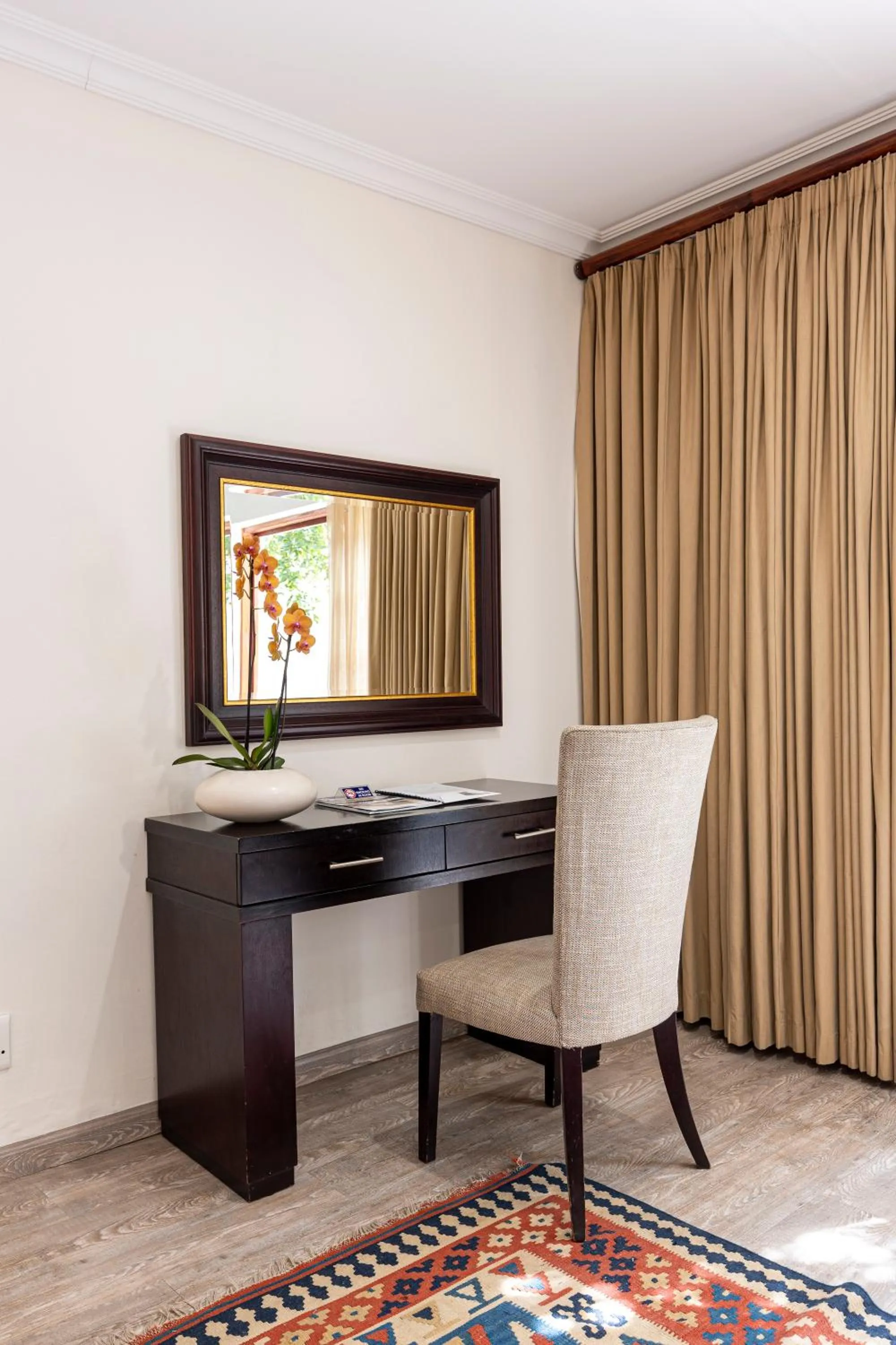 Seating area in Hyde Park Guest House