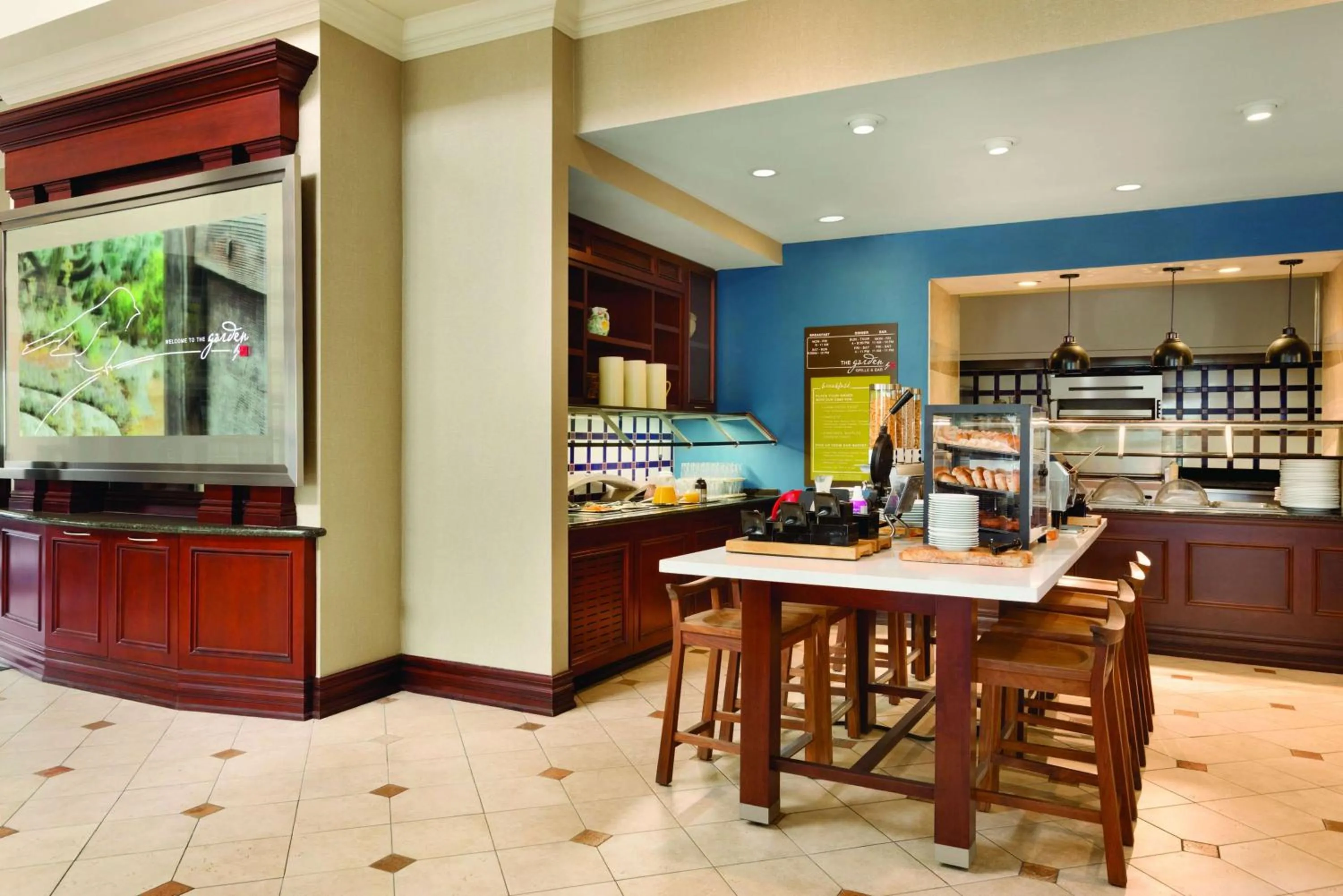 Dining area in Hilton Garden Inn Niagara-on-the-Lake